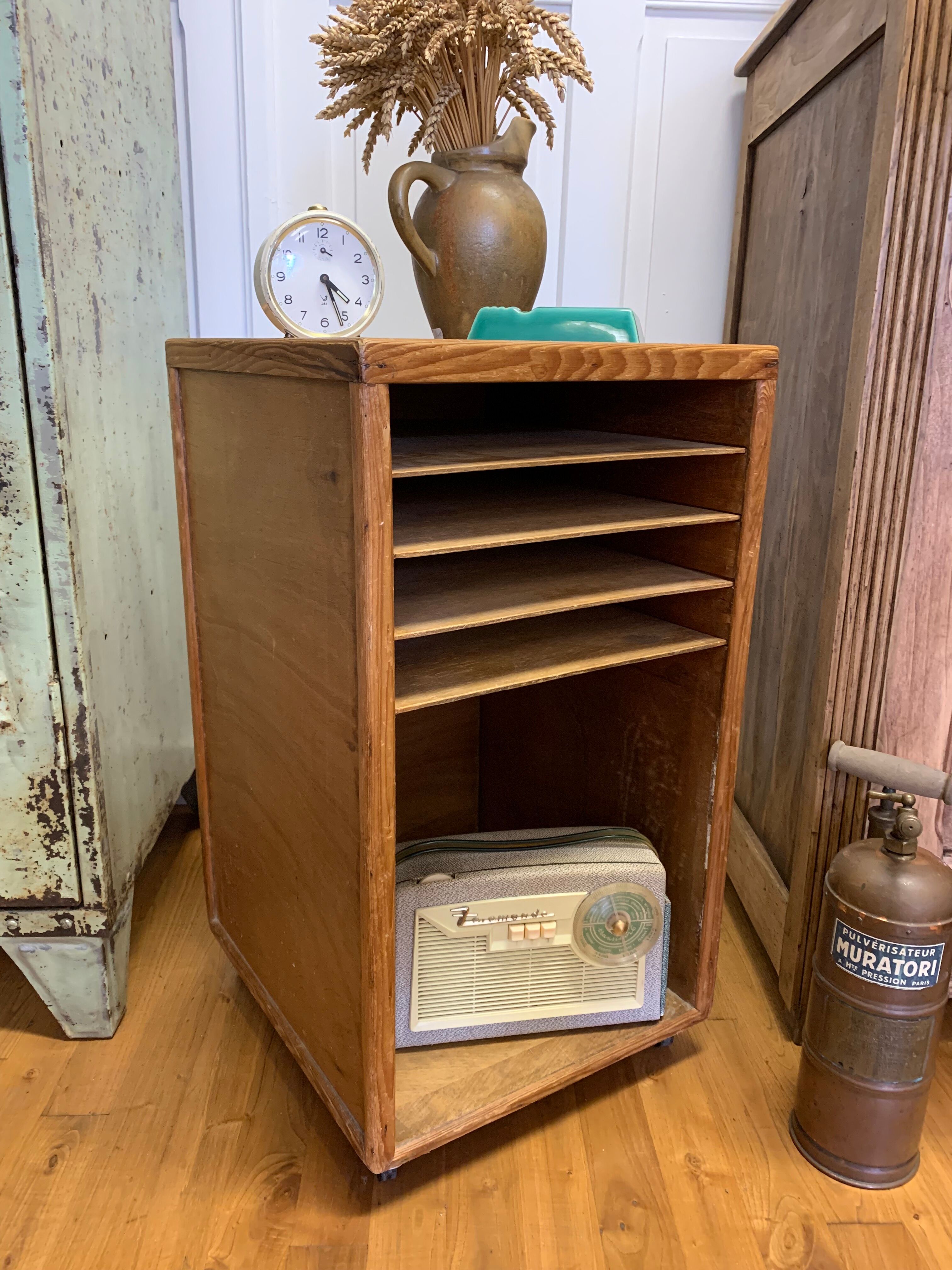 Meuble de rangement, casier sur roulettes