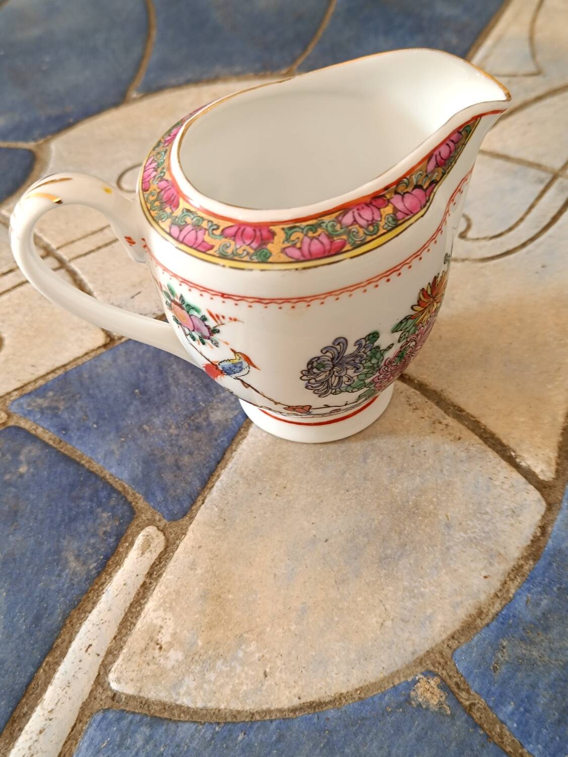 Vintage Chinese porcelain milk jug service