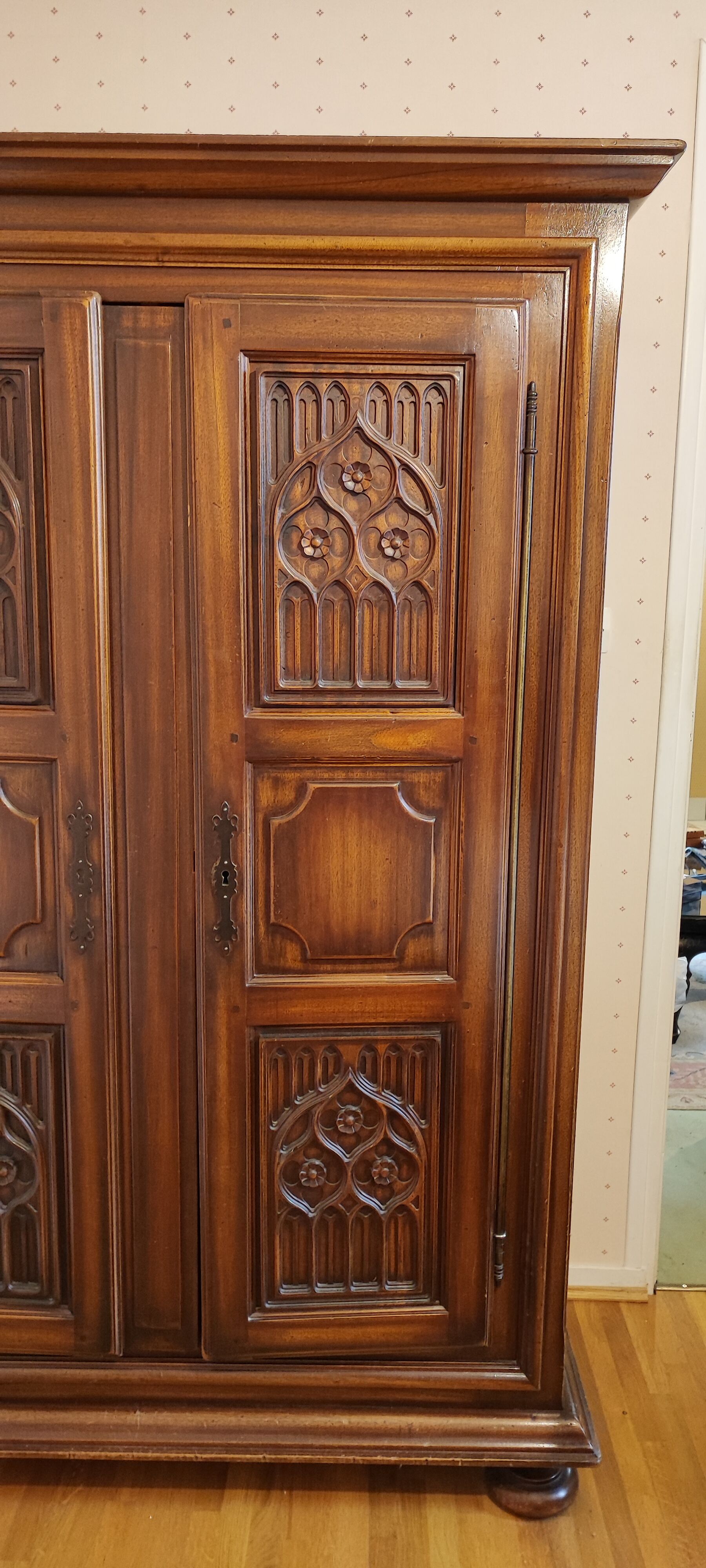 Wardrobe in Gothic style