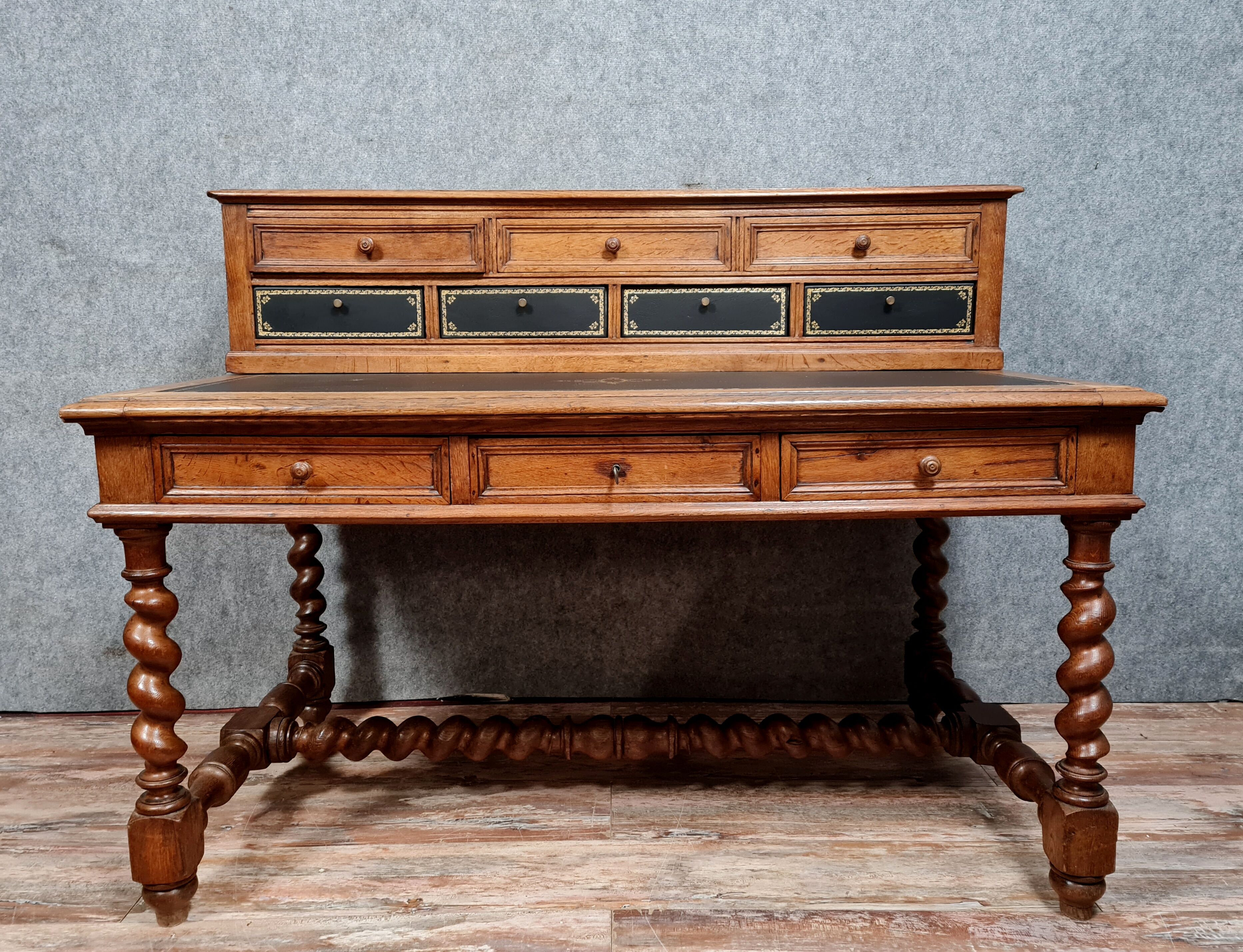 Stepped office renaissance notary in oak with blond patina around 1850
