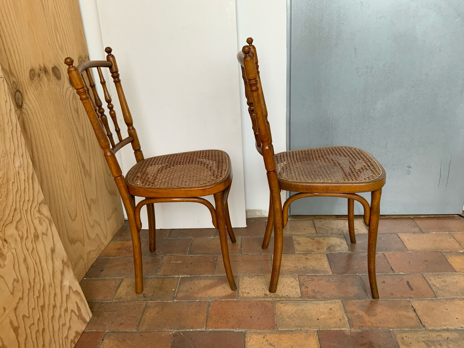 Pair of chairs bistrot