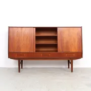 Buffet en teck de design danois avec section bar, années 1960.