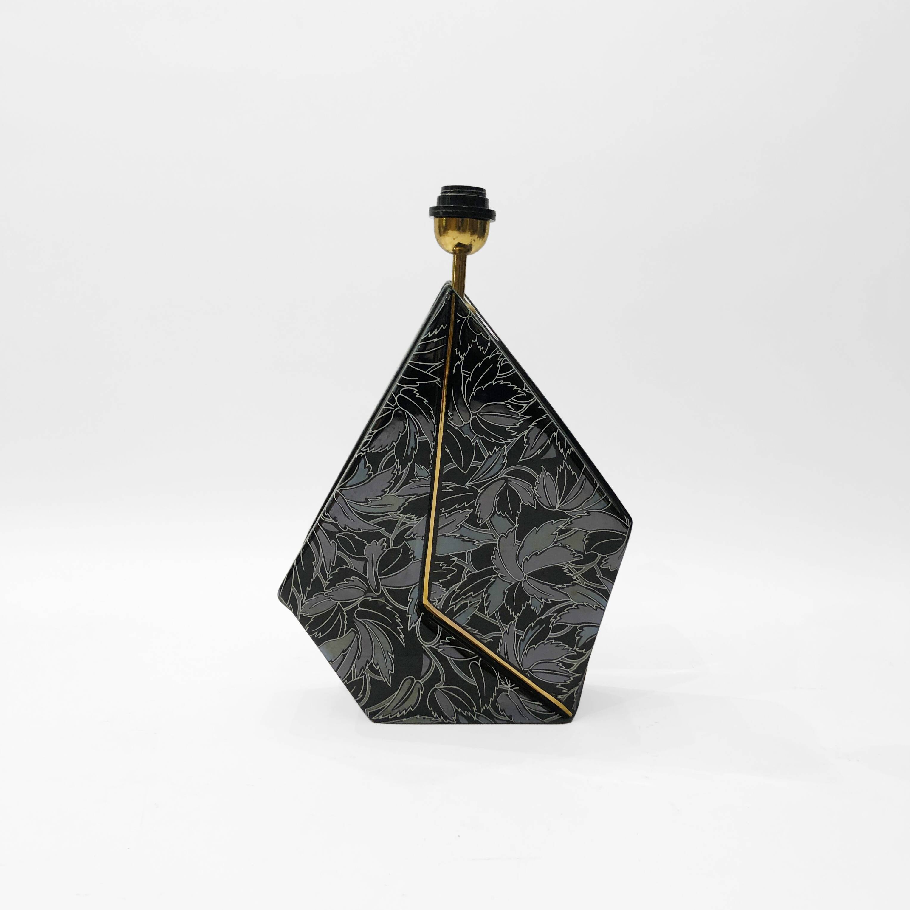 Polygonal black ceramic iridescent lamp 1980s memphis milano light table retro