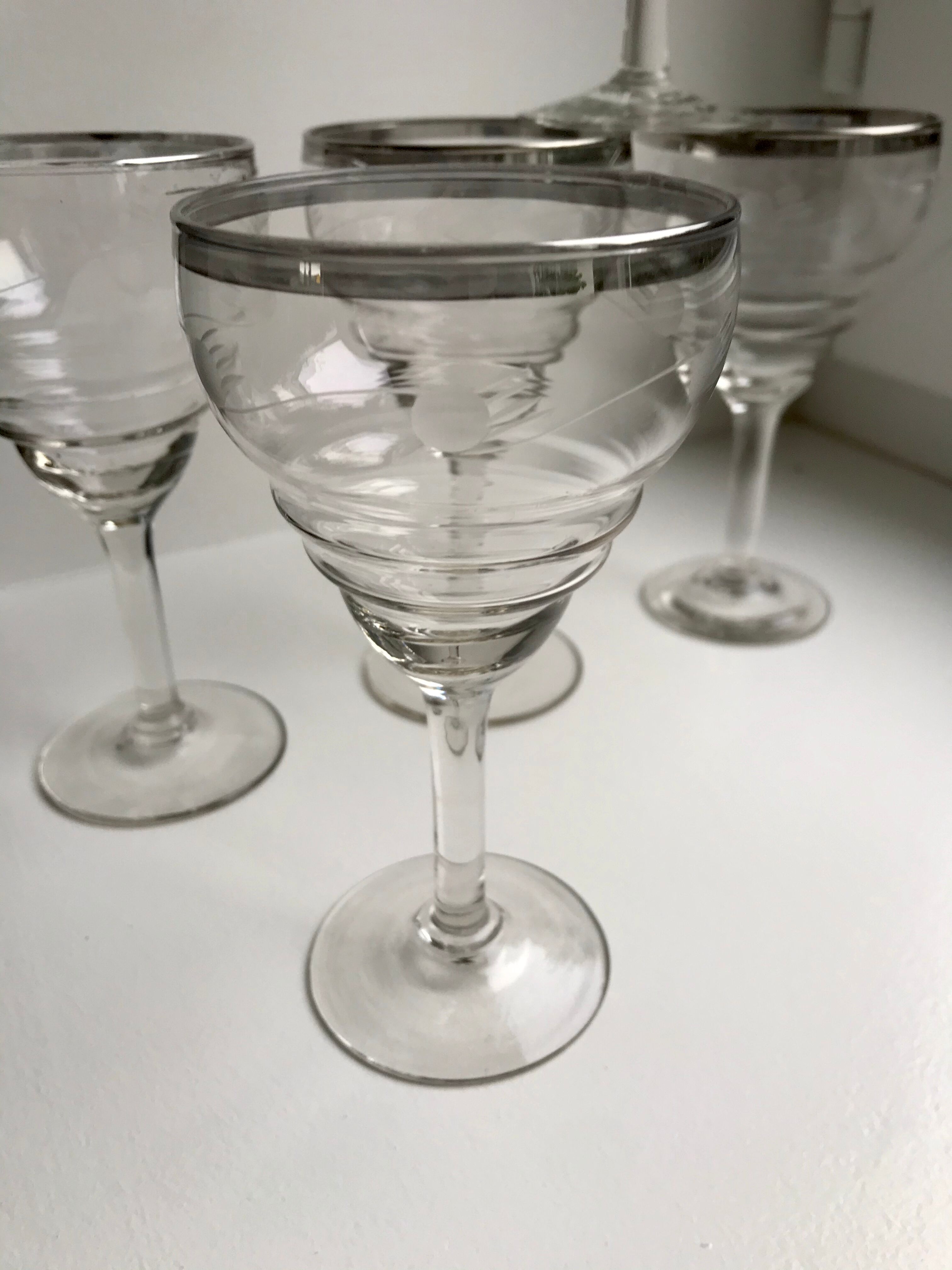 Set of 5 wine glasses in engraved crystal and silver edging 50s