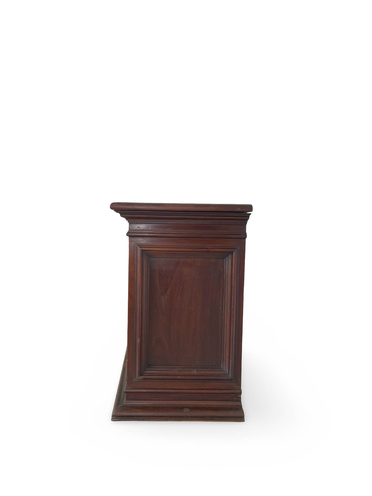 The high-quality Italian Renaissance Revival credenza, 1920s/1930s