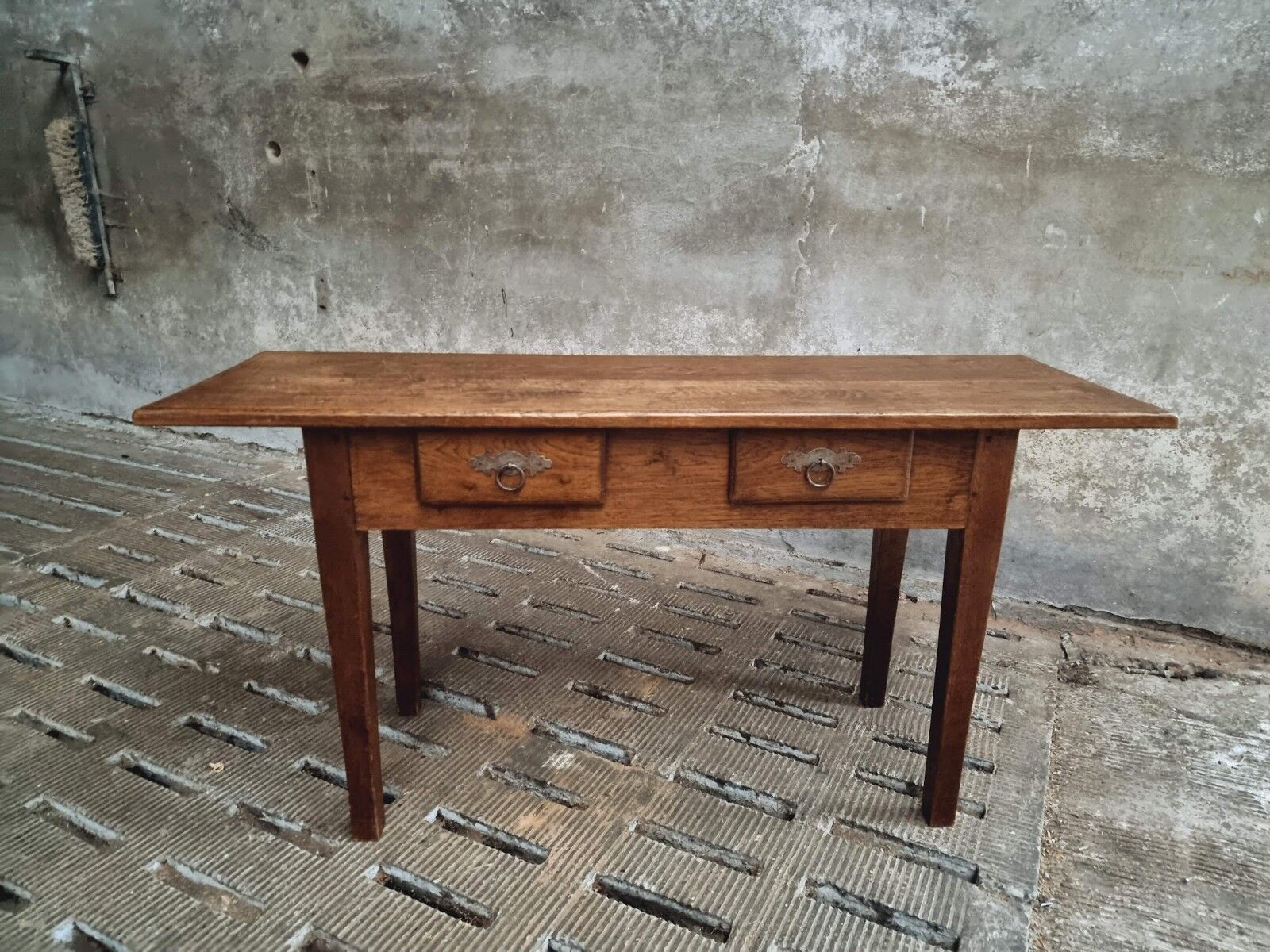 Old side table oak with drawers