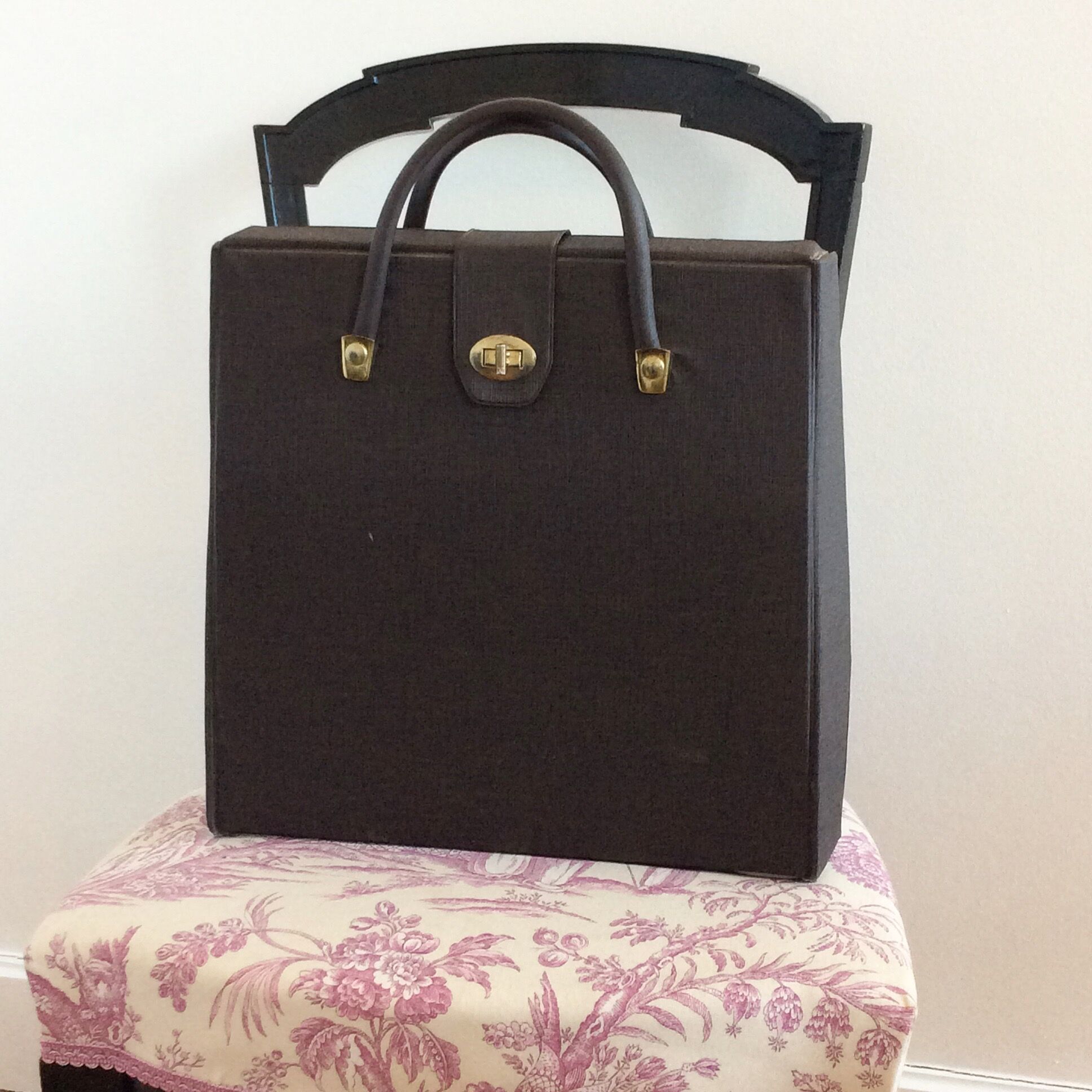 Underwood typewriter with 70s carry bag