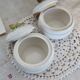 Paire de bonbonnières vintage en porcelaine motif fruits et liseré doré