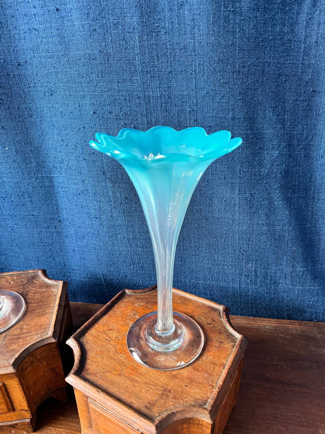 Pair of "tulip" soliflore vases in blue opaline glass – N period