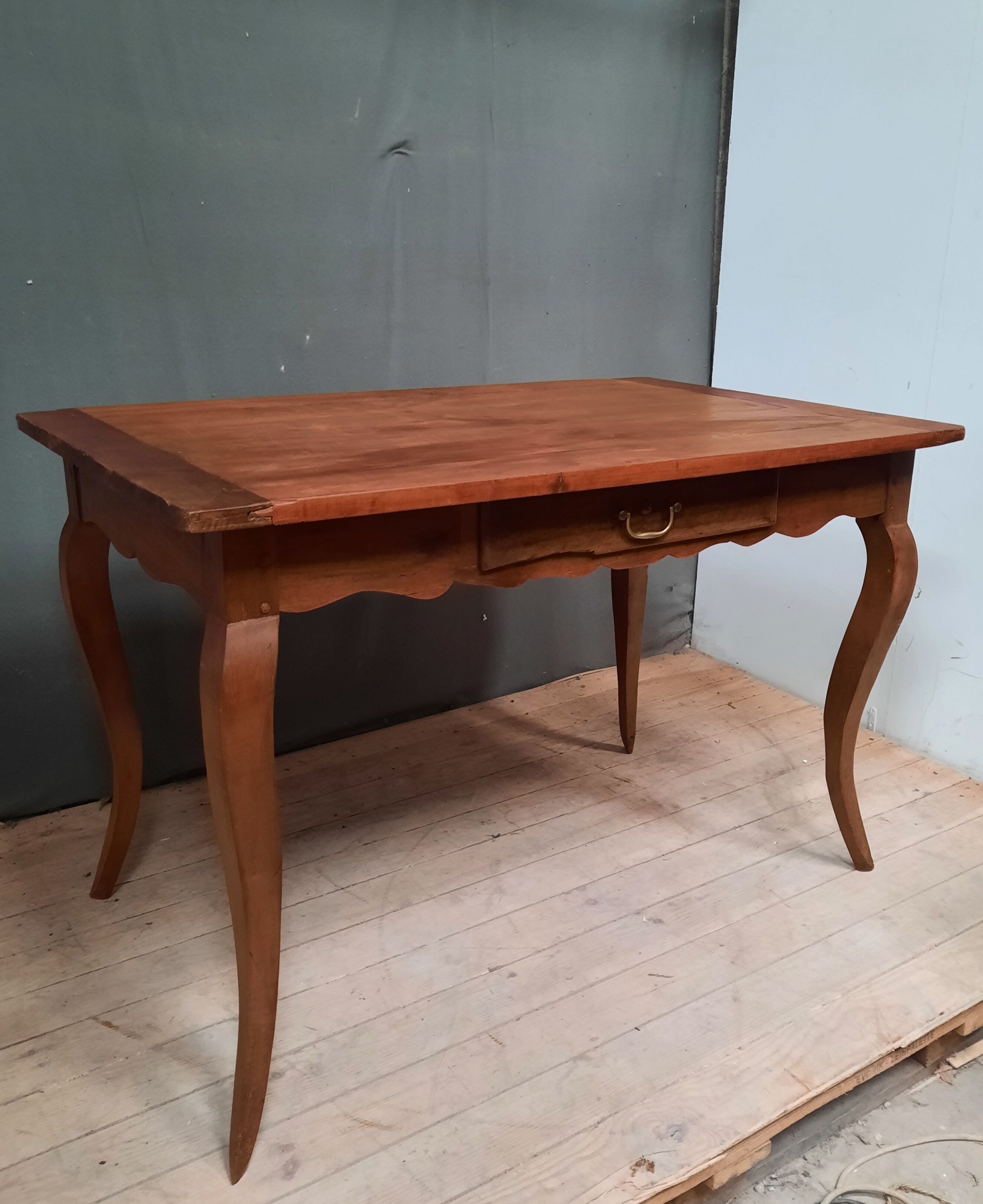 Louis XV table in natural wood