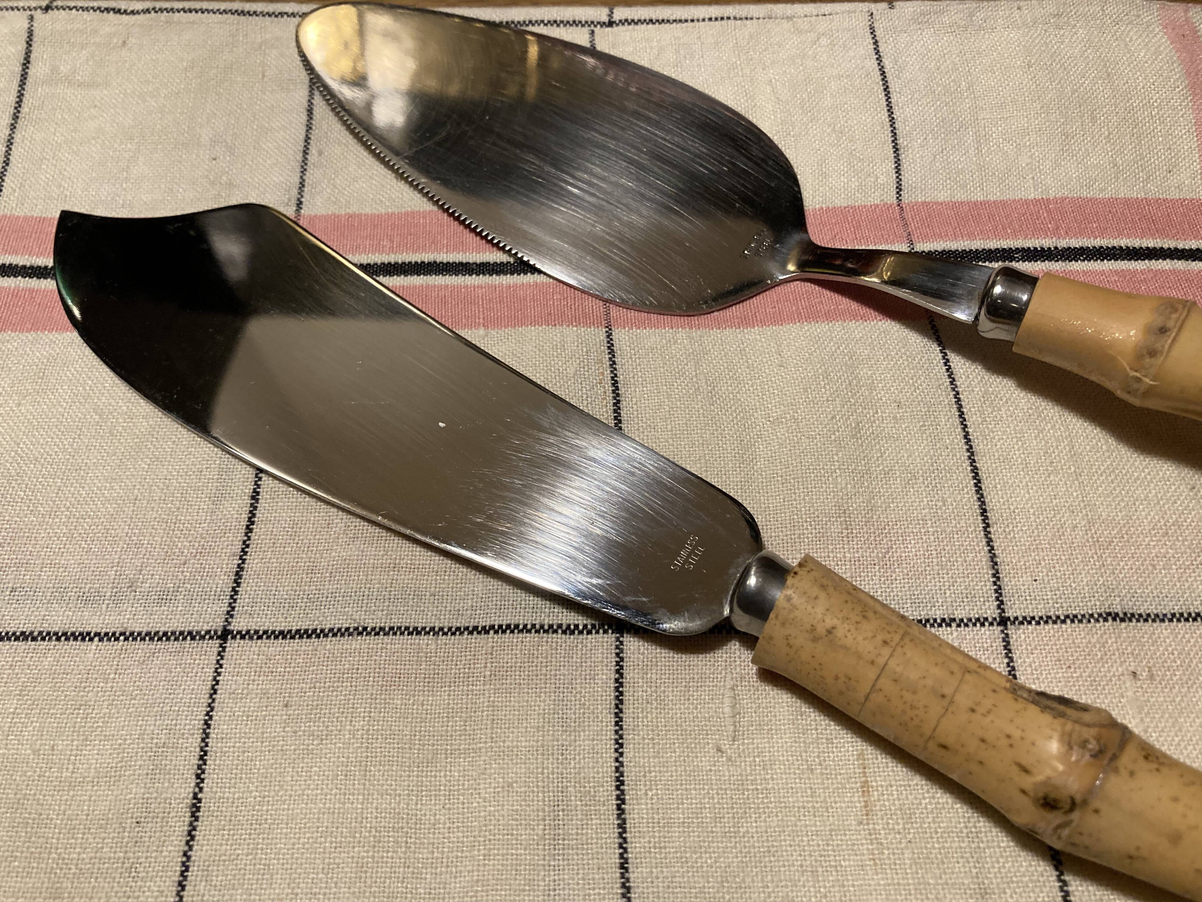 Lot with pie shovel and cake knife