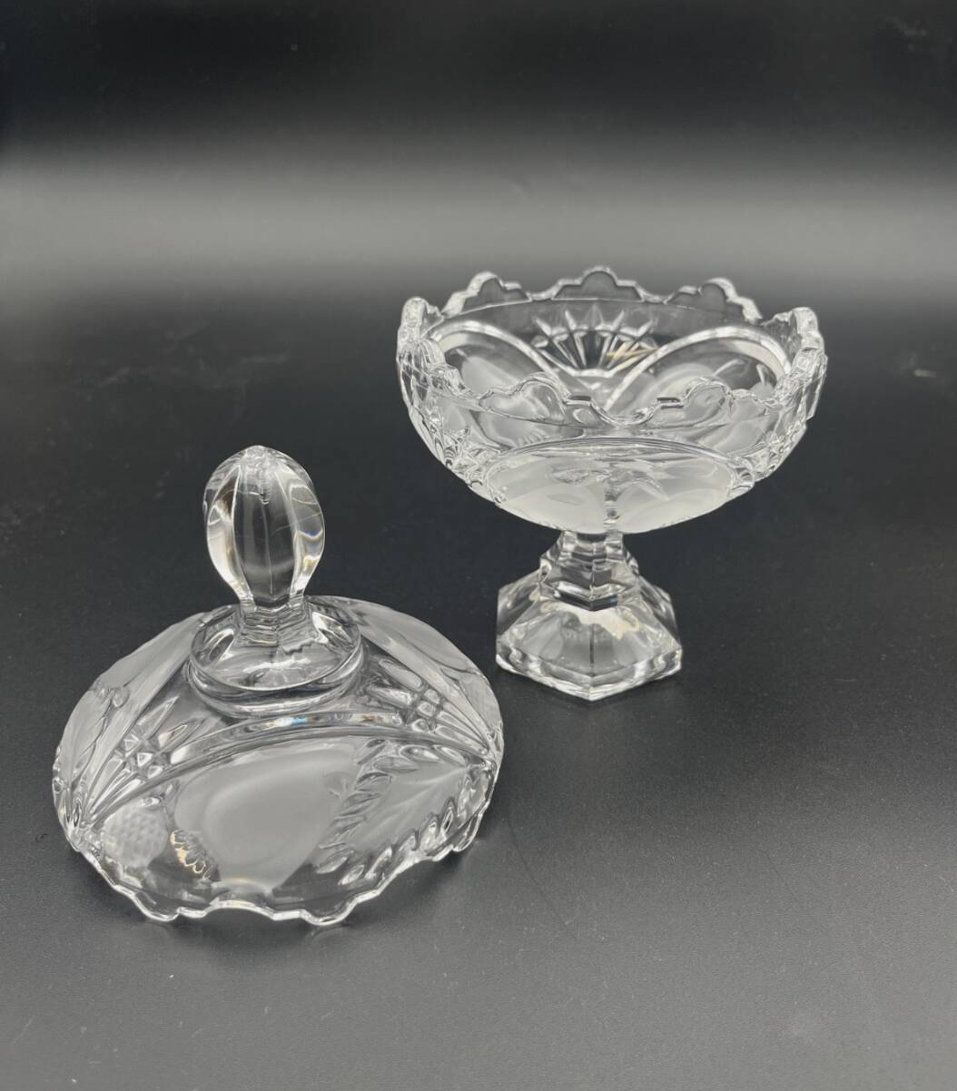 Paris crystal candy box on stand with leaf and fruit decor - 637001