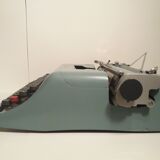 Machine à écrire Olivetti Studio 44