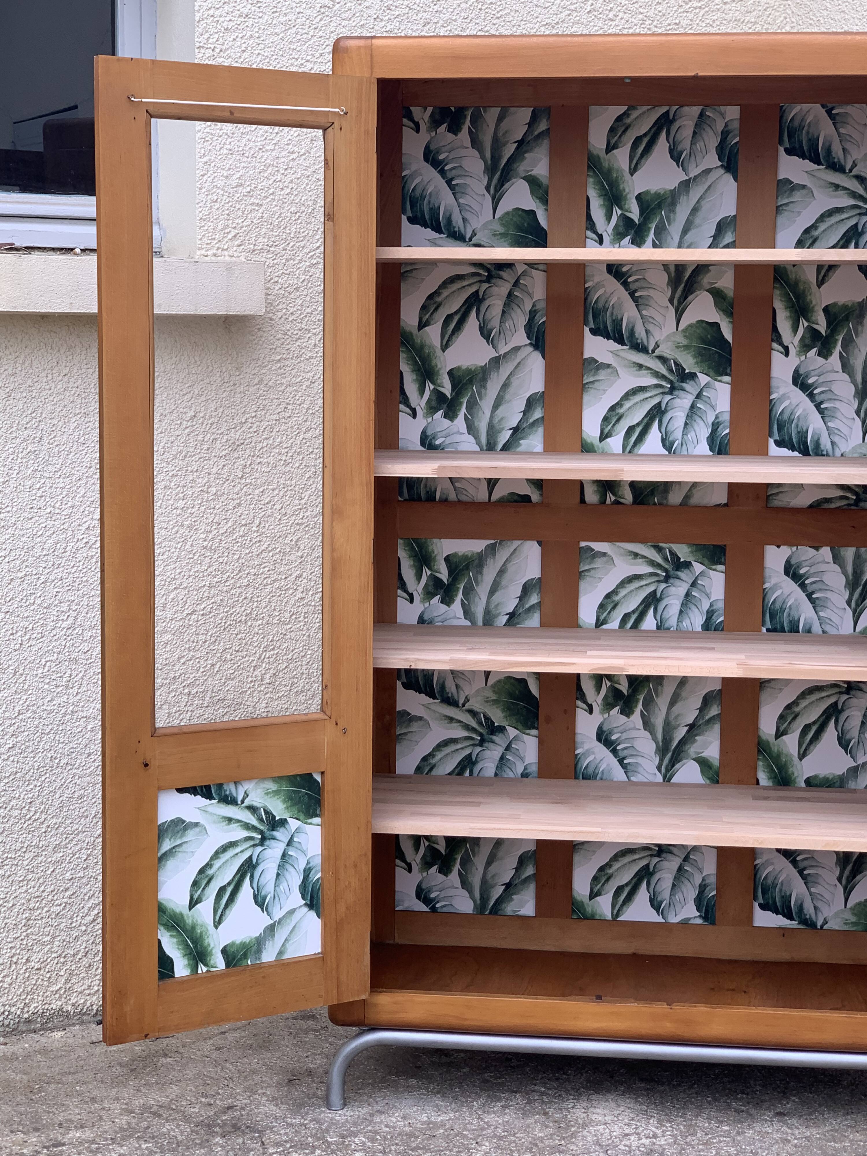 Primary school glass cabinet 1950