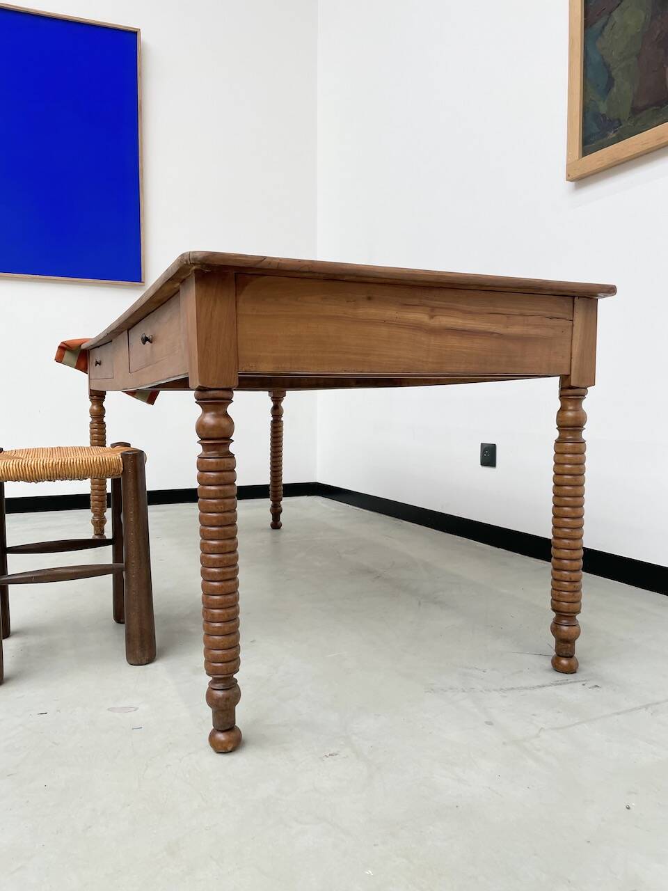 Walnut silk table 1900