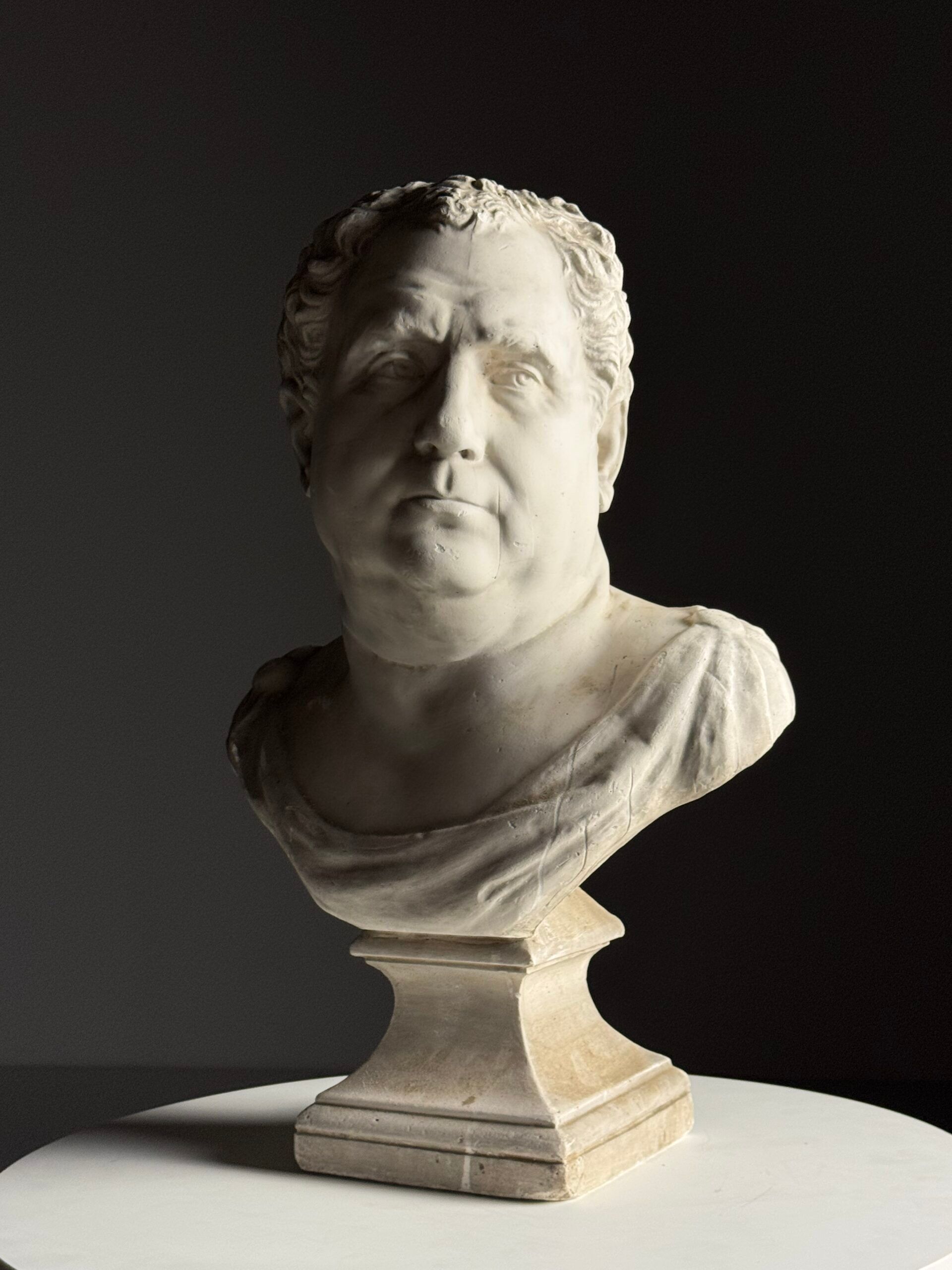 Buste de Vitellius en plâtre romain, 20e siècle.