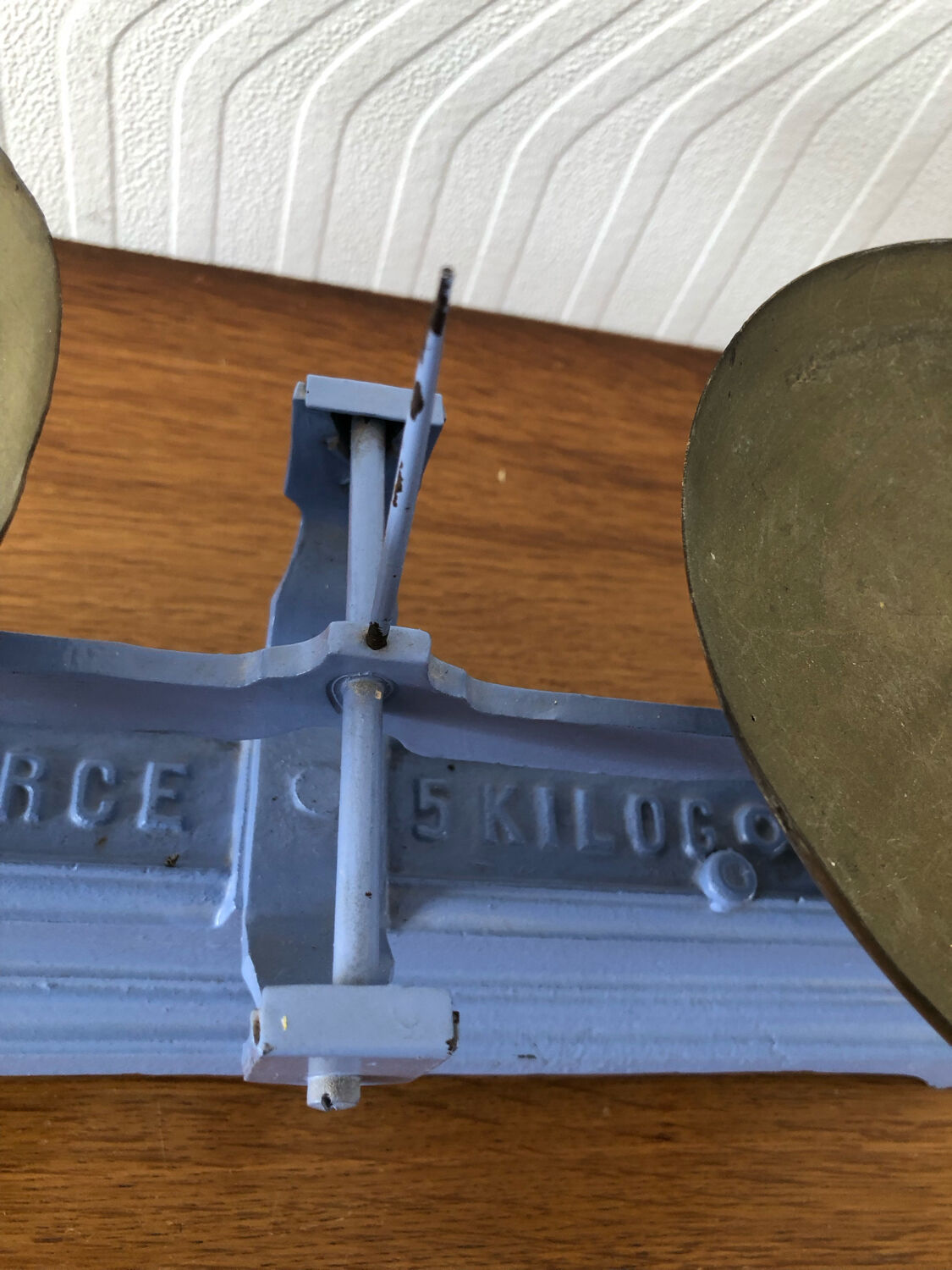Old scale Force 5 kilos Roberval blue
