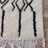 Handmade Moroccan Berber rug 275 x 144 cm