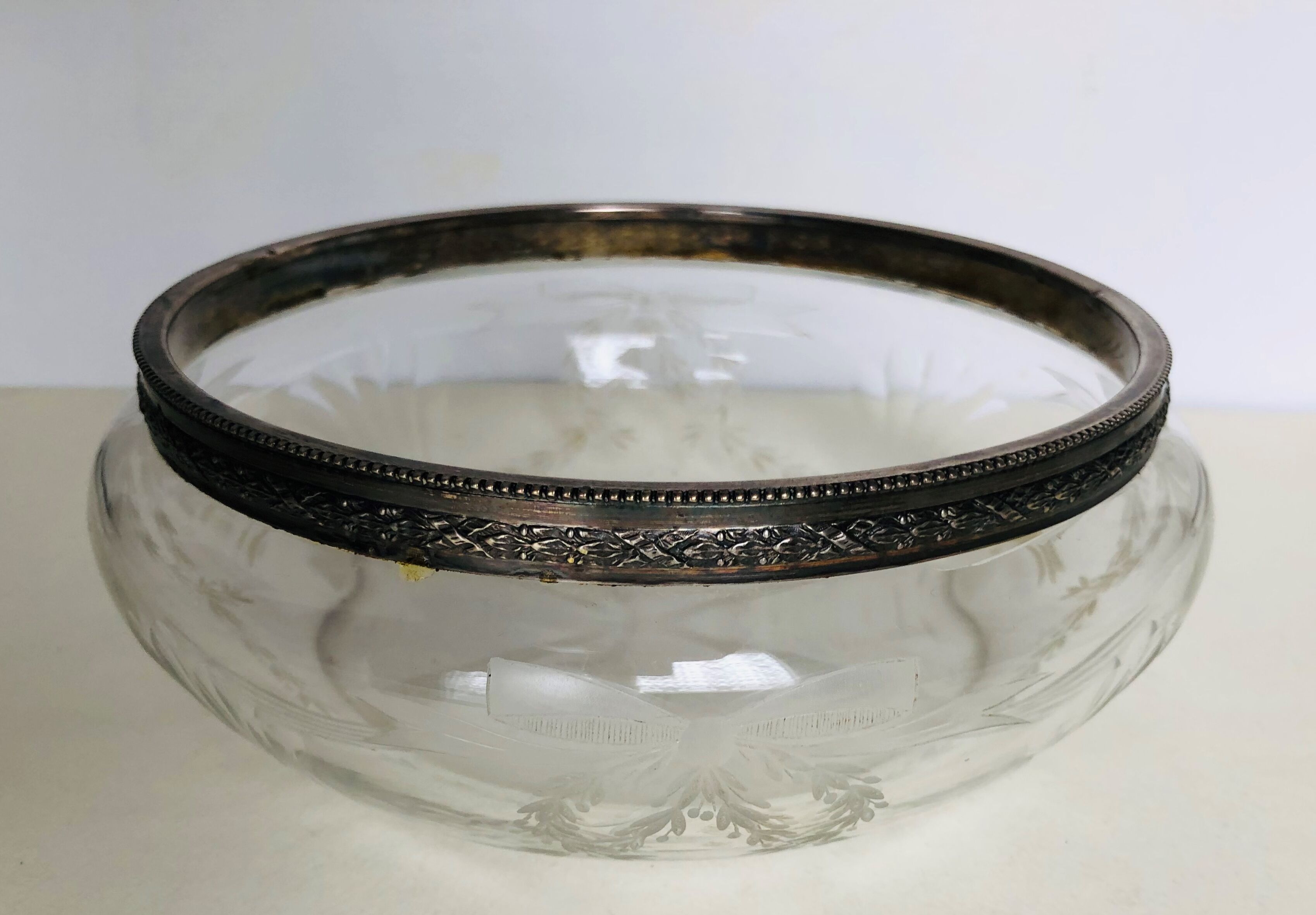 Empty cup engraved glass pockets