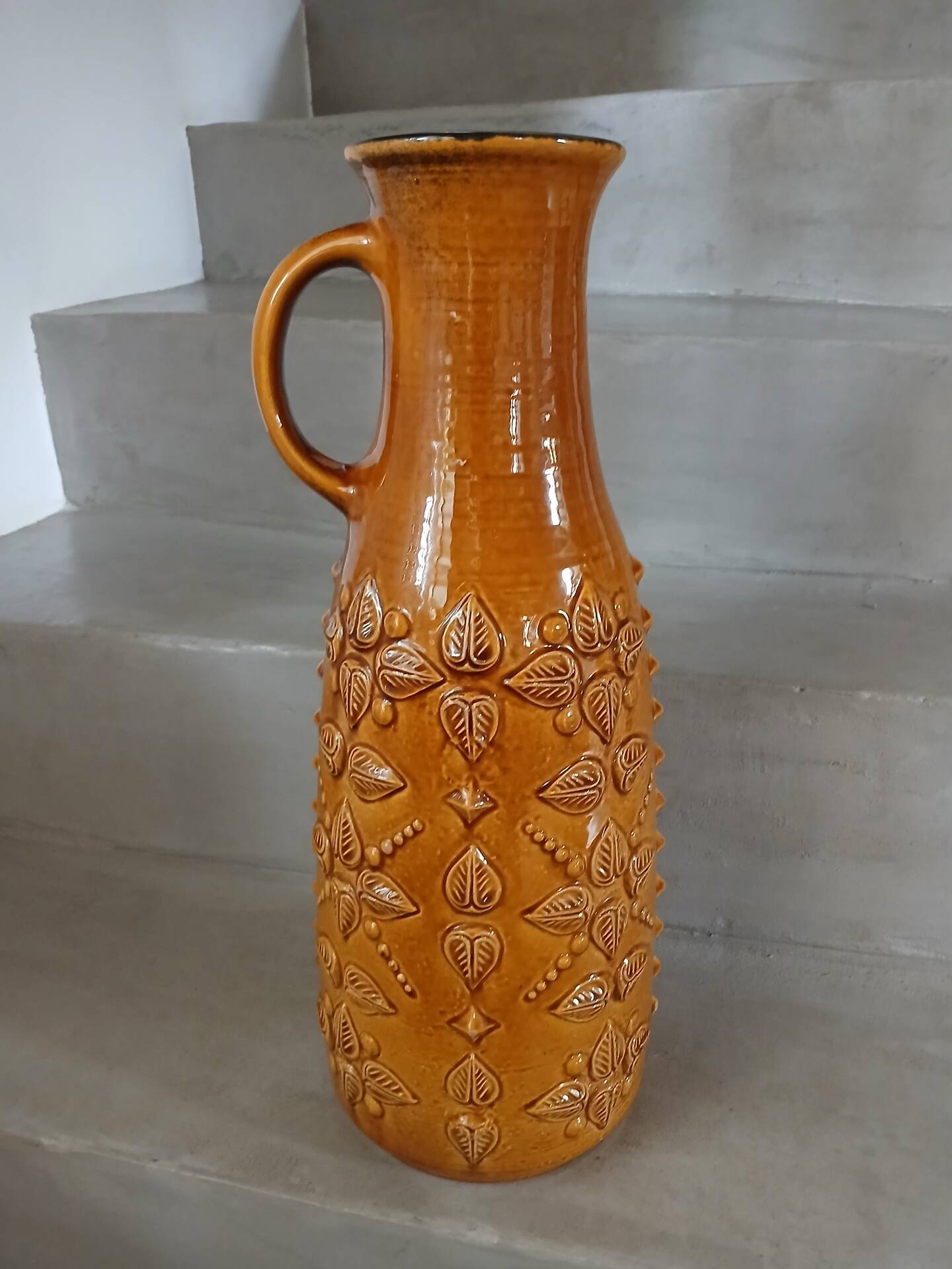 Large vase / vintage pottery