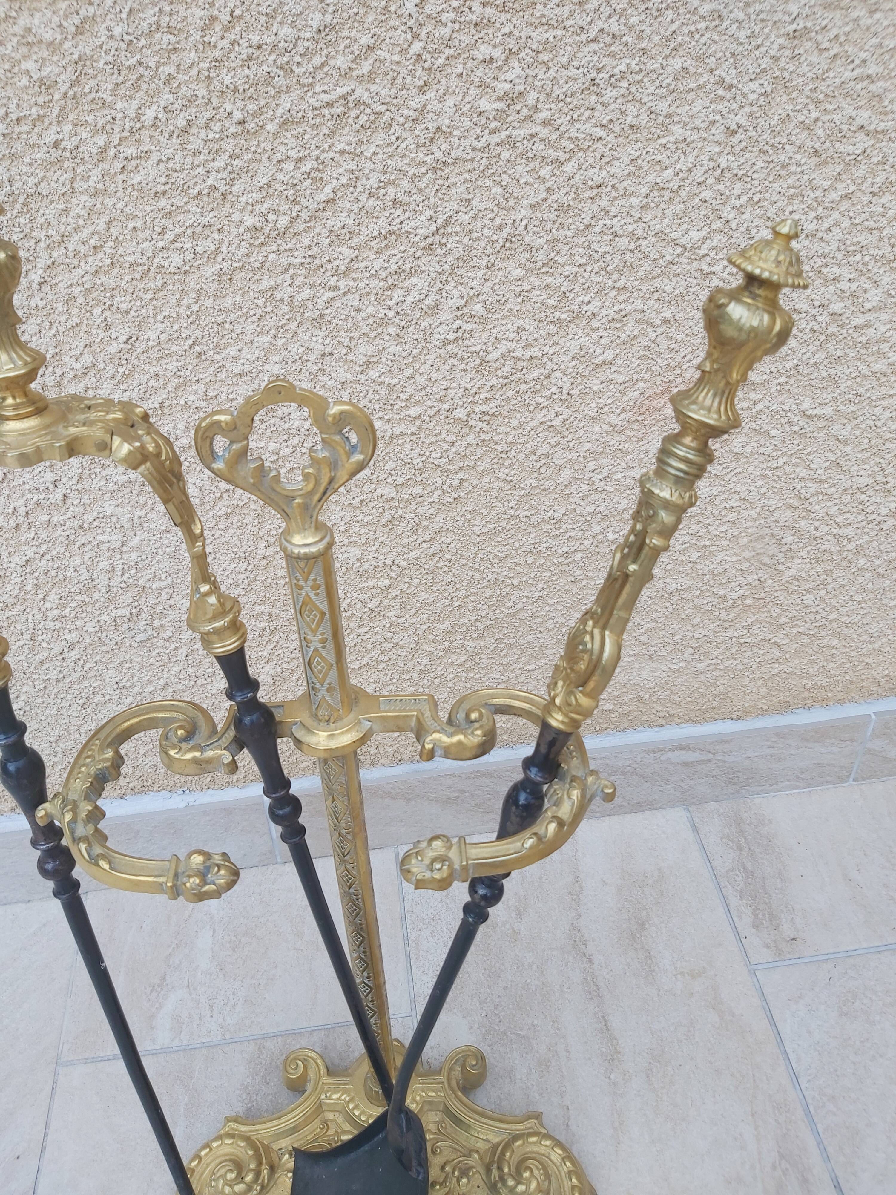Bronze and iron fireplace kit