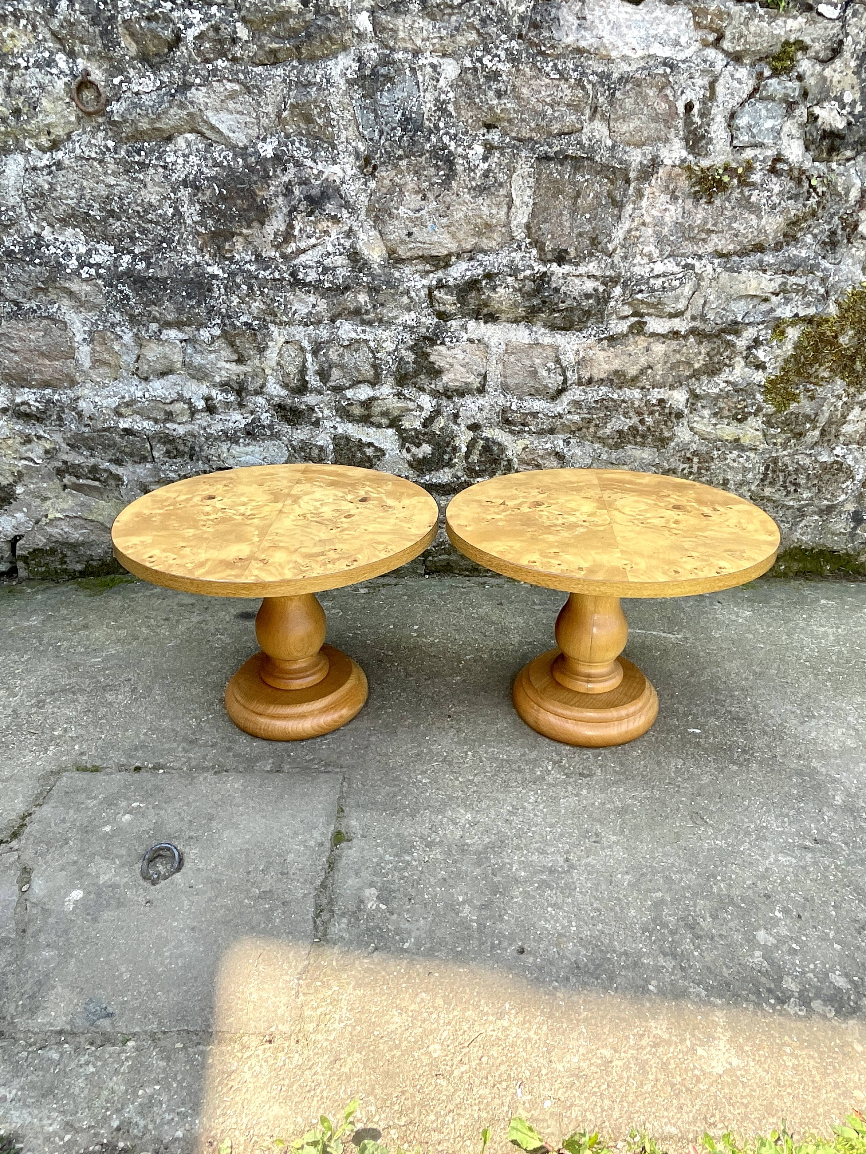 Pair of round coffee tables, burl veneer, 1980