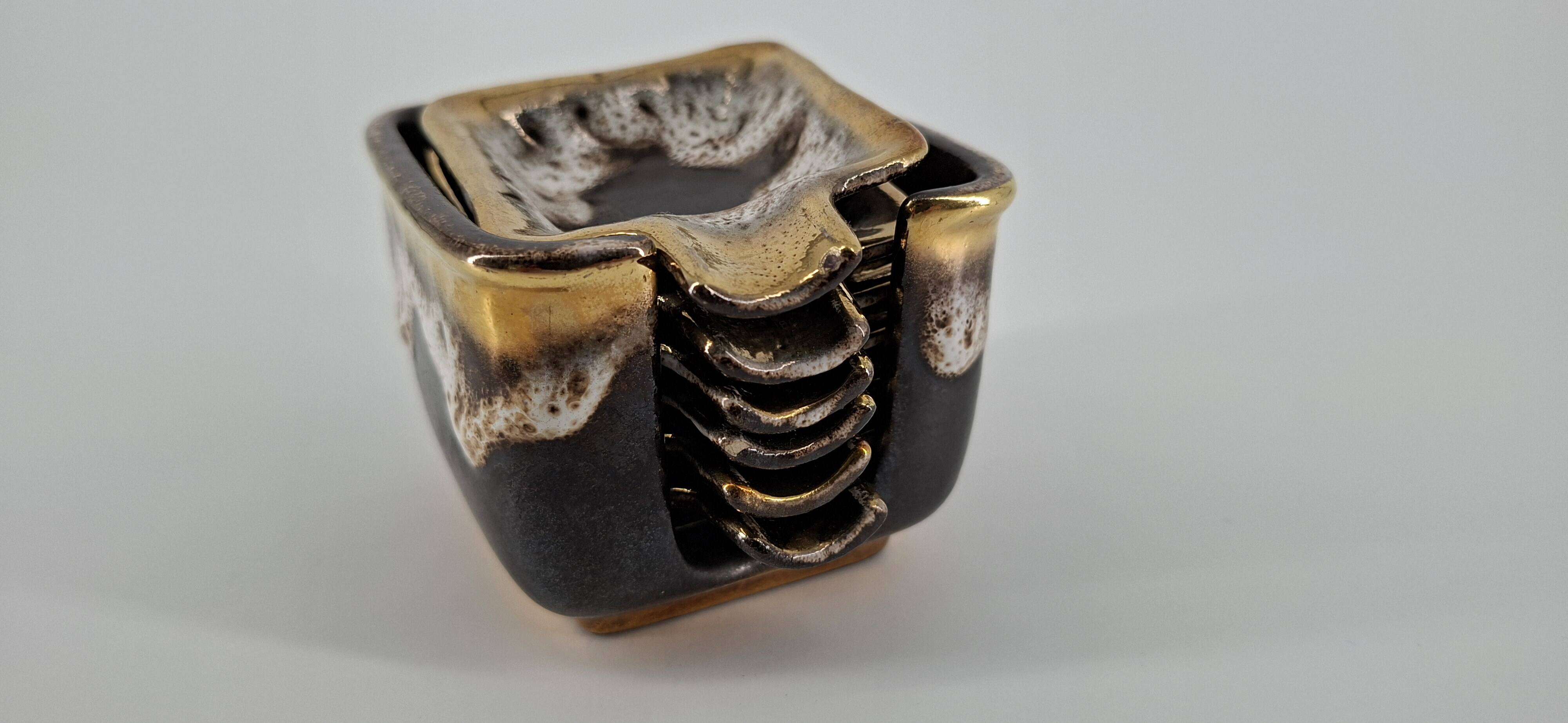 Ensemble de 6 cendriers et porte cendriers en céramique -1970