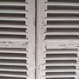 Pair of shutters