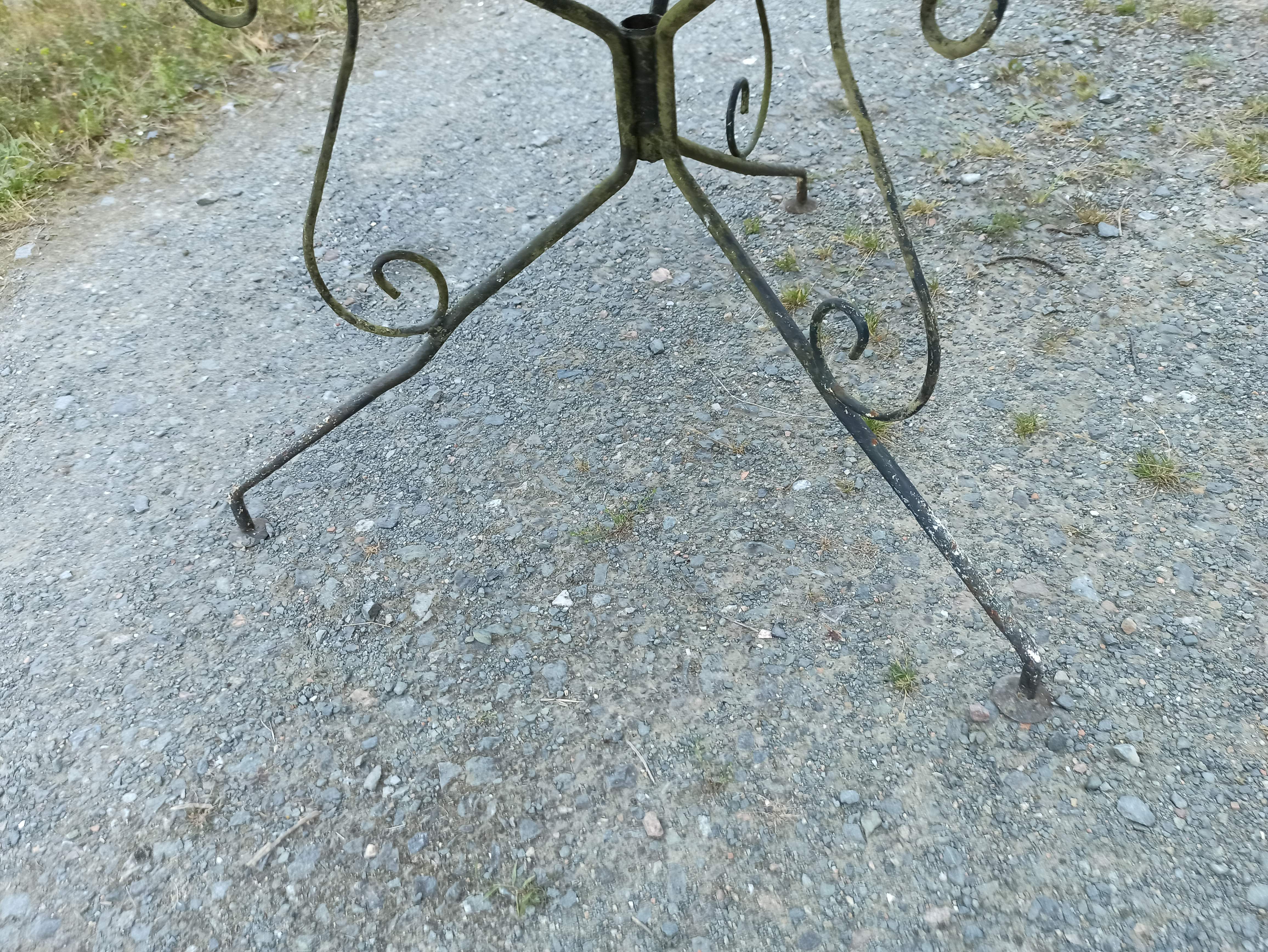 Iron garden furniture armchairs chairs round table