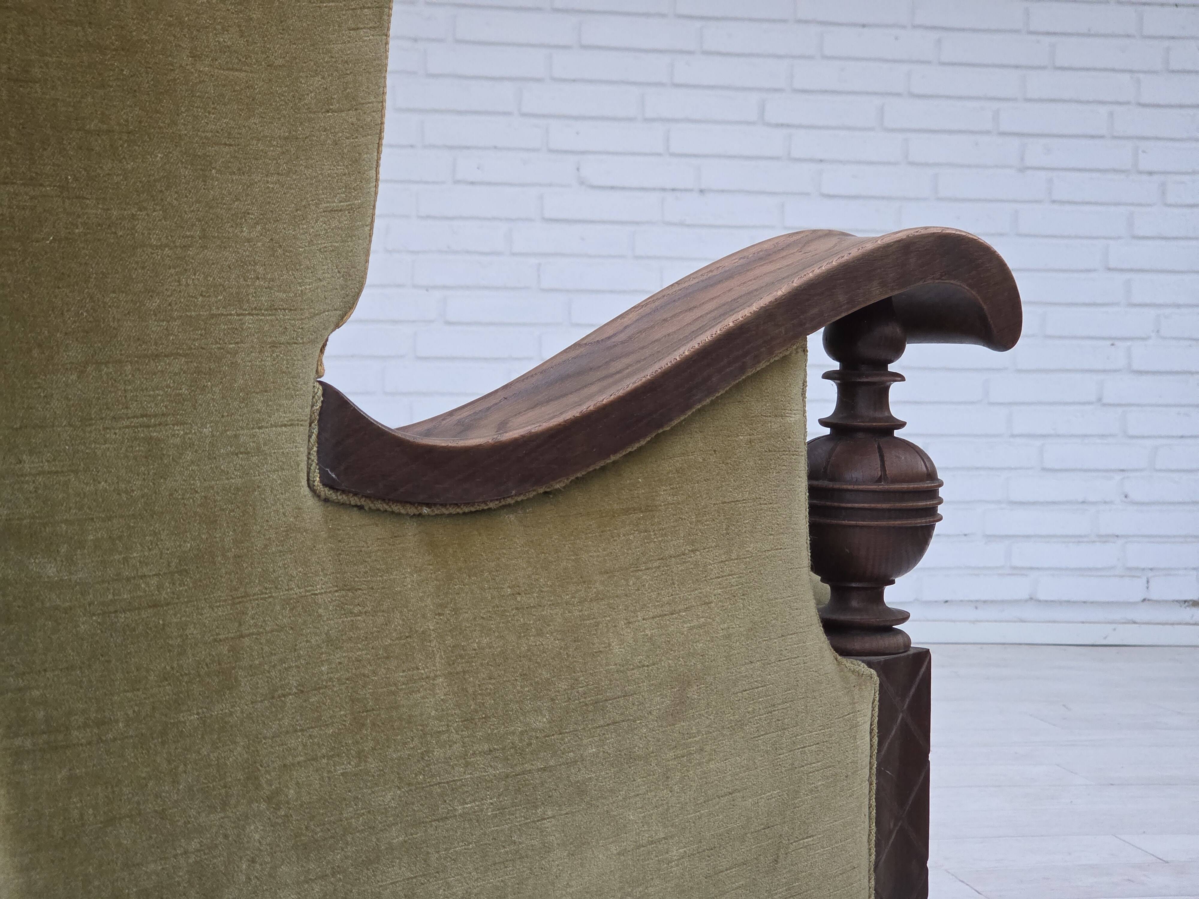 1950s, 3-seater Danish sofa, original condition, furniture velour, oak.