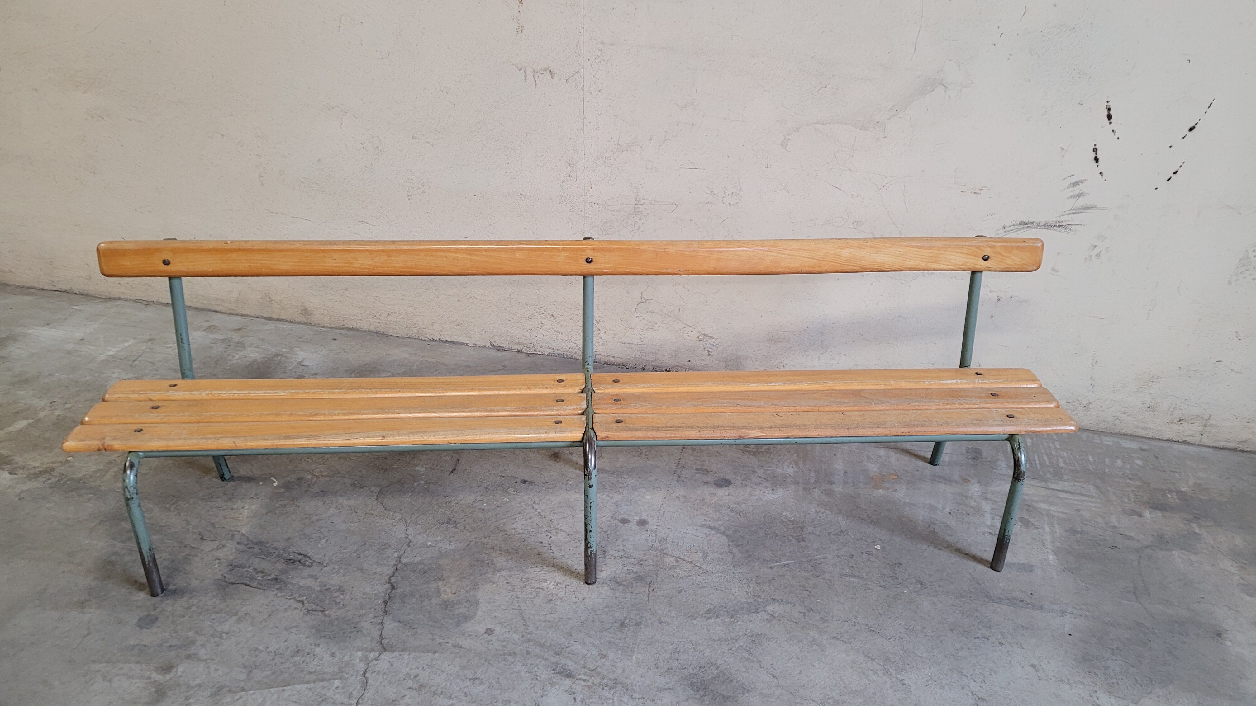 Banc d'école maternelle enfant fabrication 1950
