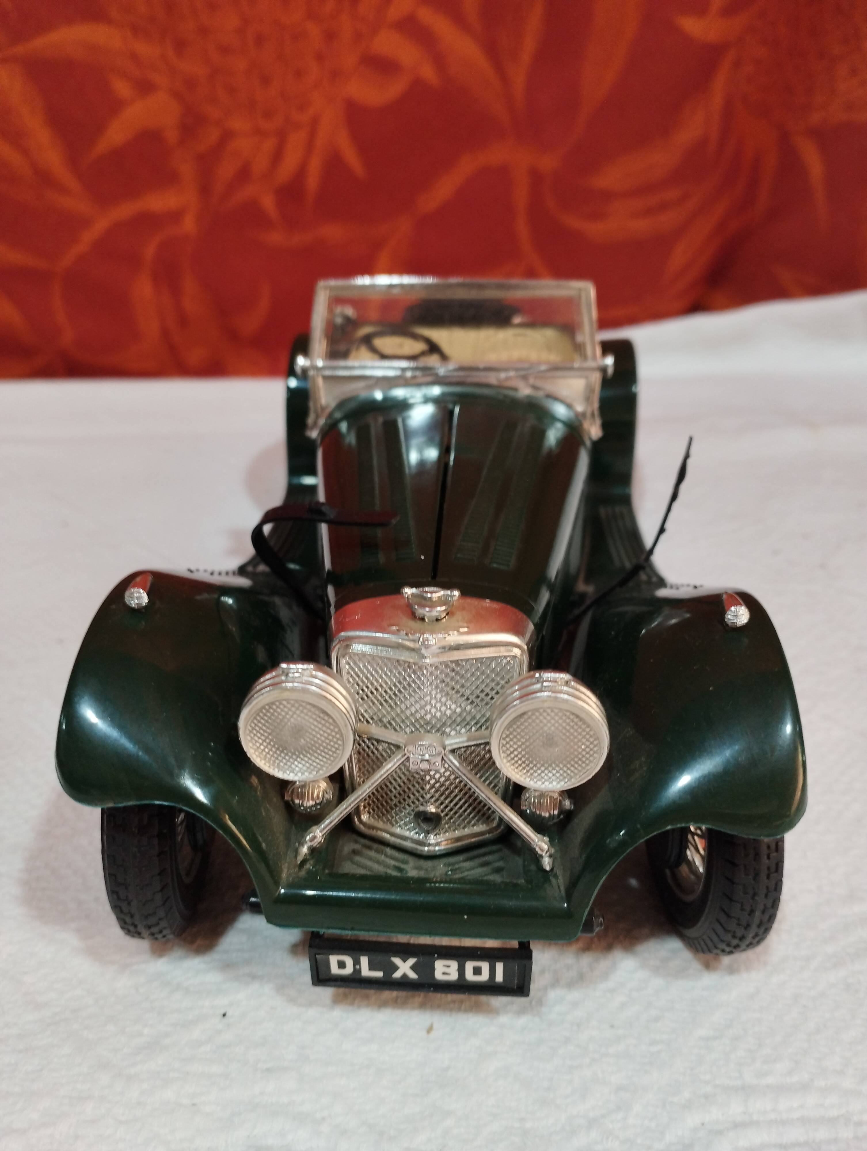 Toy car jaguar ss100 1937 burago scale 1/18