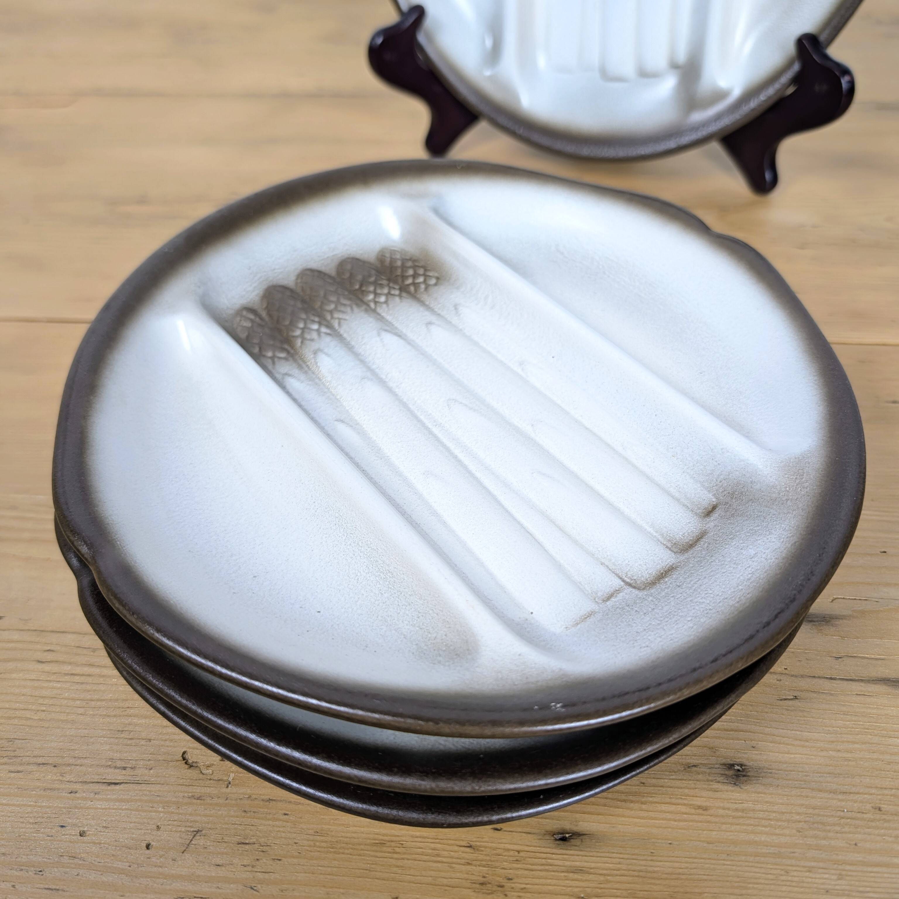 4 assiettes à asperges - faïencerie Salins