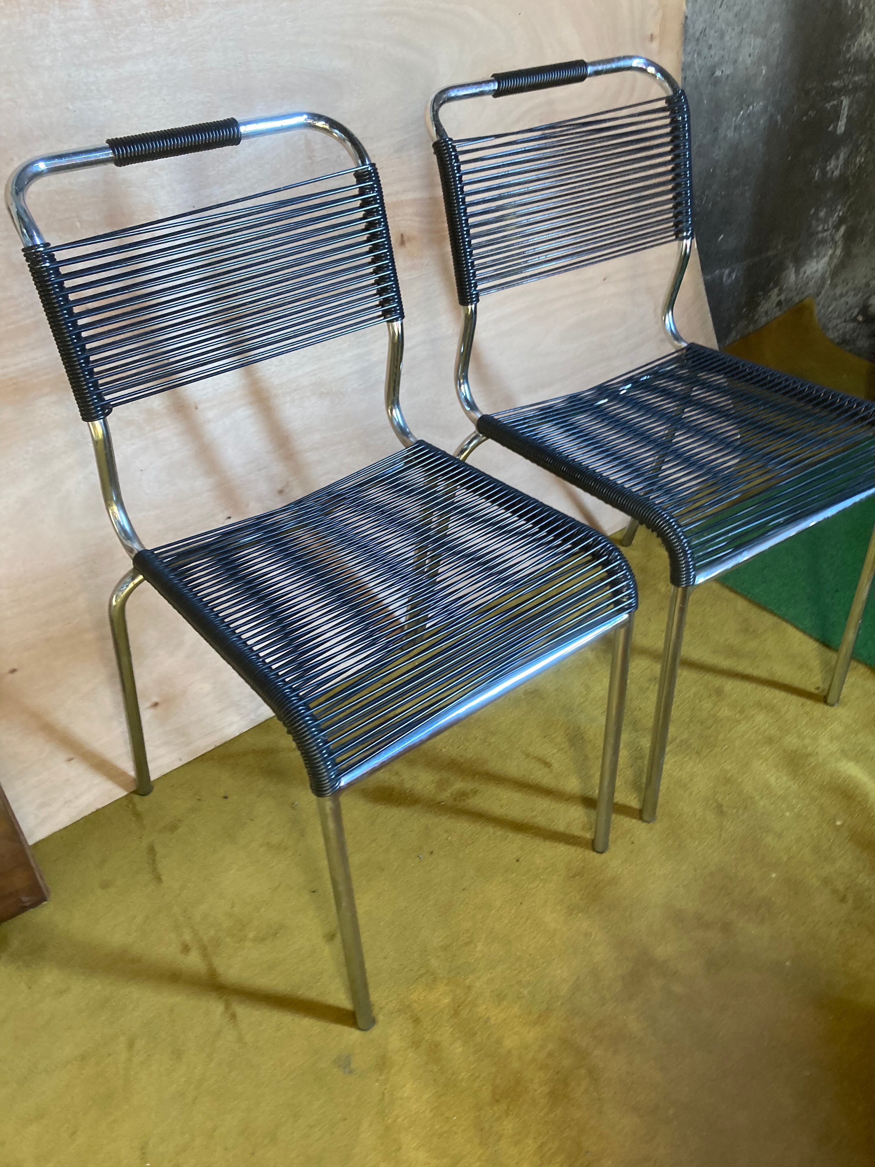 Paire de chaises scoubidou