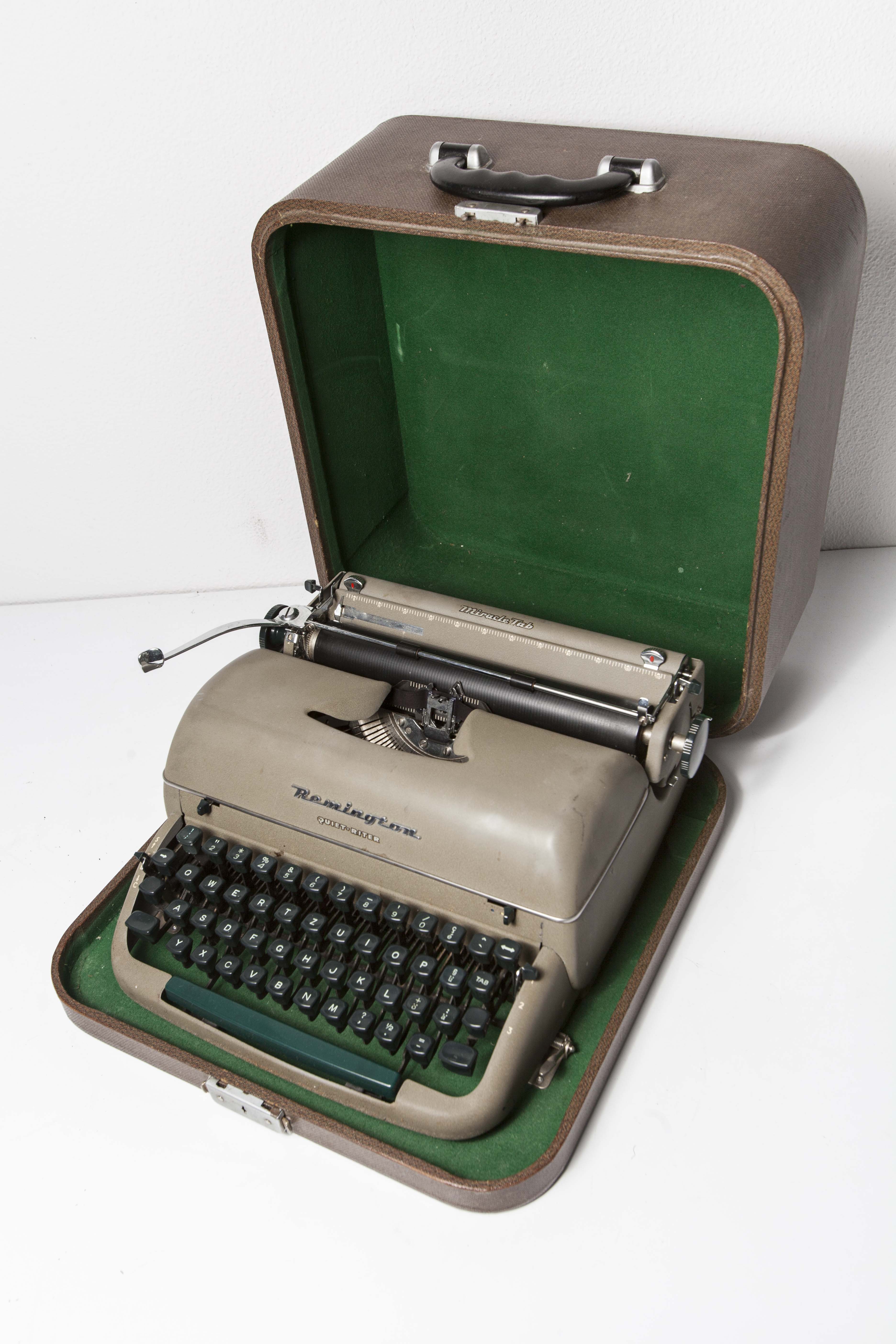 Typewriter remington Quiet Riter Miracle tab