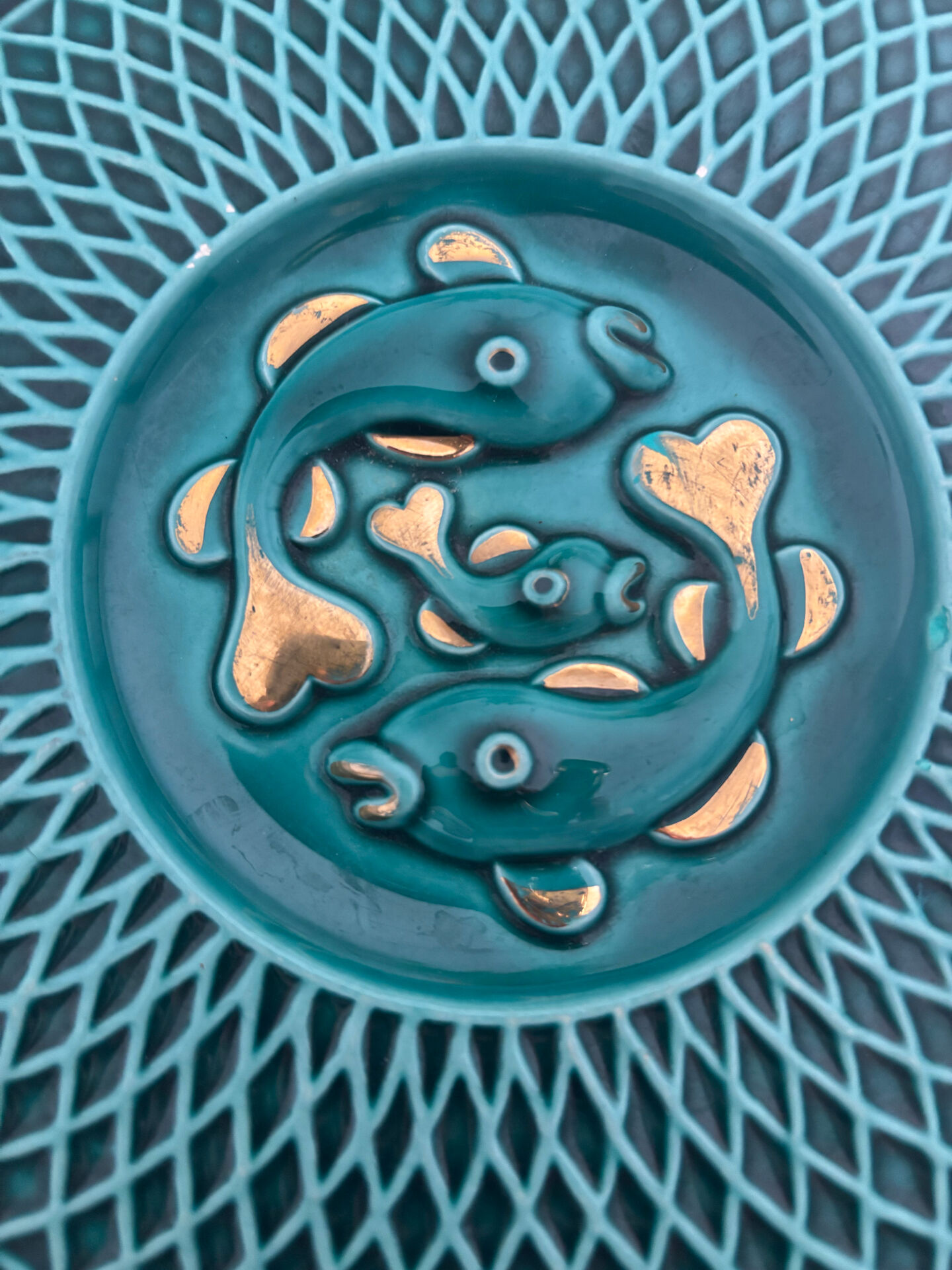 3 dessous-de-plat vintage en céramique turquoise à décor de poissons