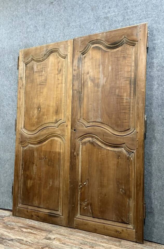 Pair of 18th century woodwork doors in poplar