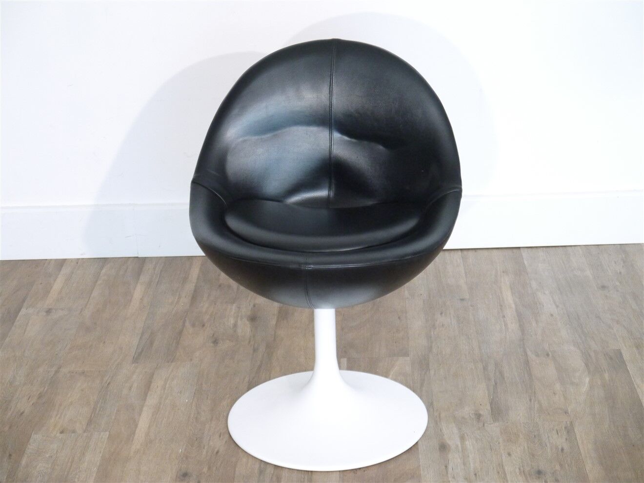 Vintage armchair 1970 tulip foot