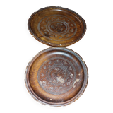 Lot de 2 plateaux en bois ronds sculptés vintage