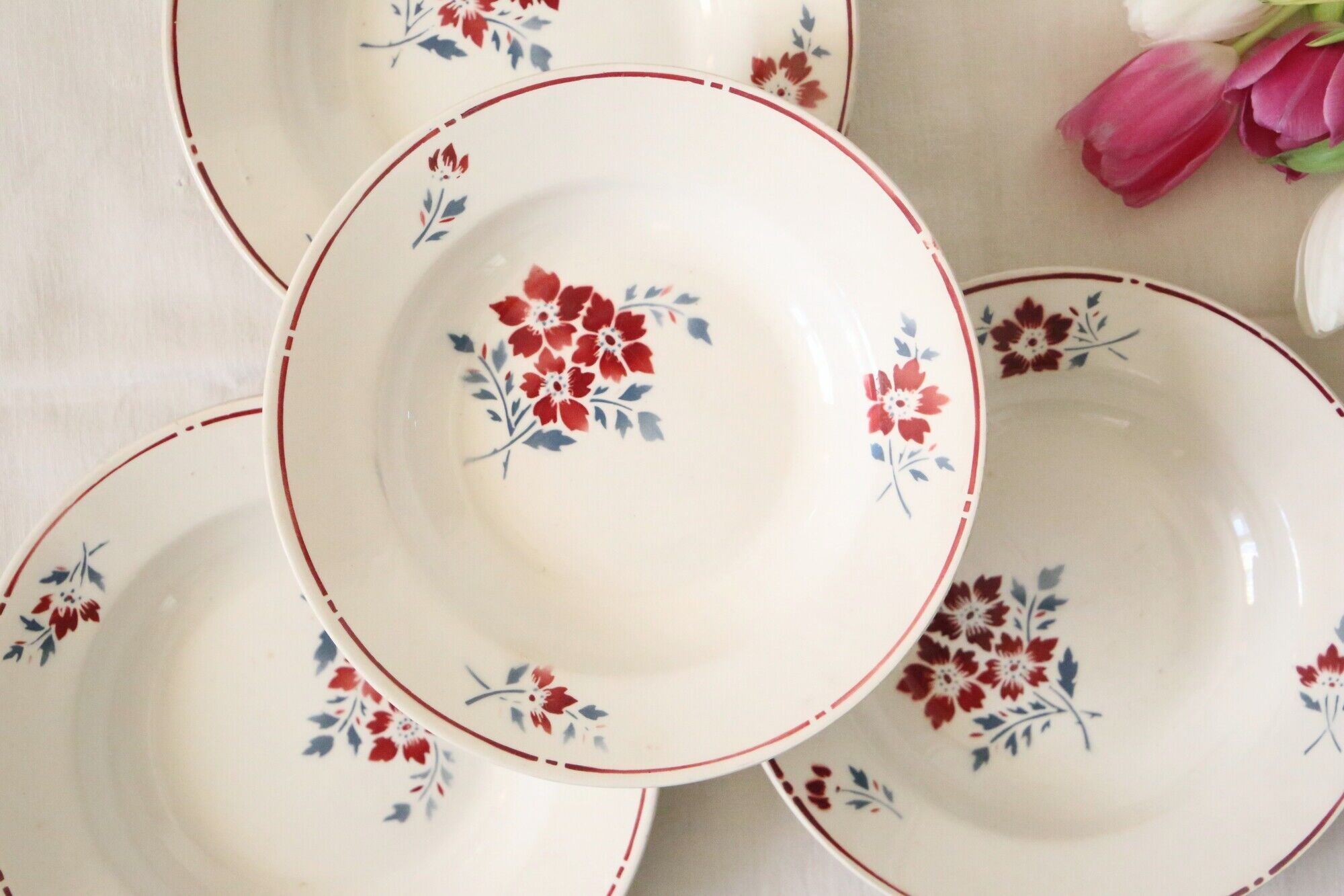 Set of 4 hollow plates, Moulin des Loups, Victor motif