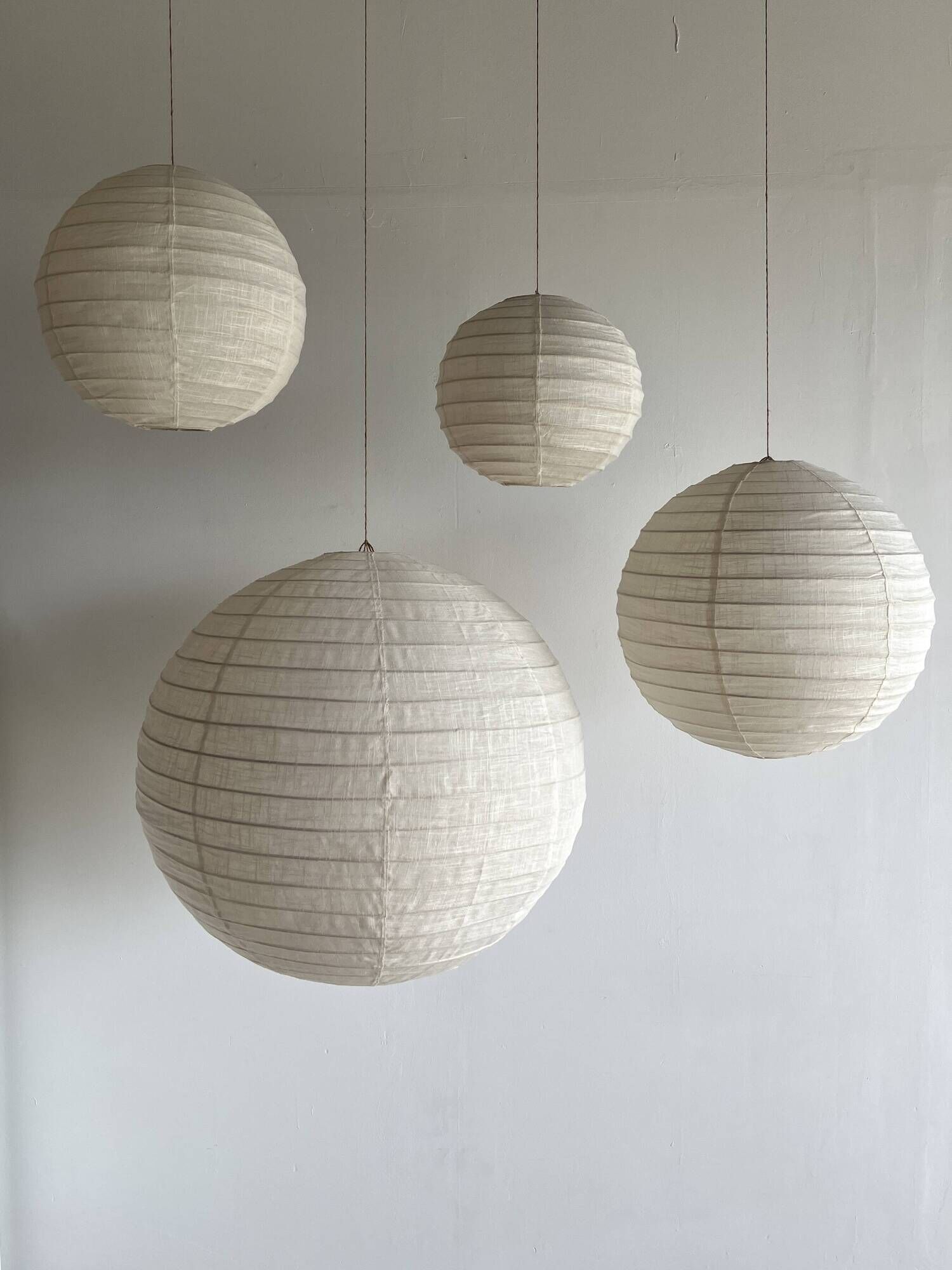 Large round suspension in rattan and natural linen, Japanese style, D:60.