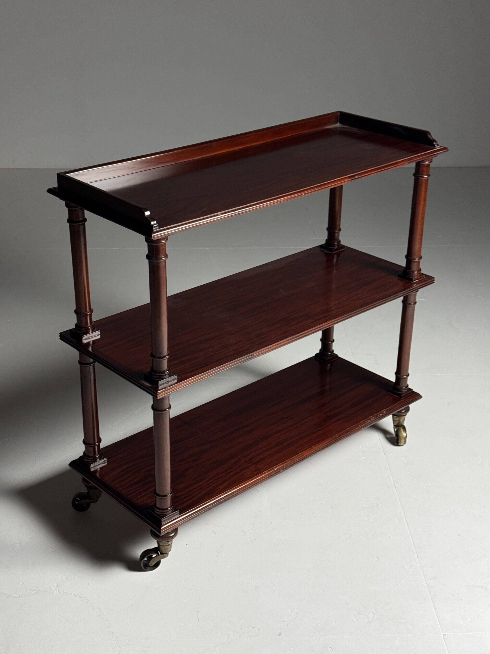 Mahogany étagère 20th century
