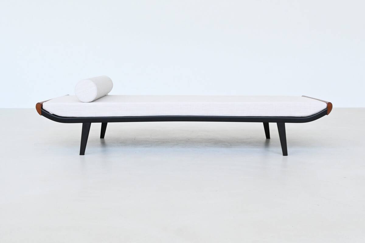 Dick Cordemeijer Cleopatra daybed white fabric Auping Netherlands 1954