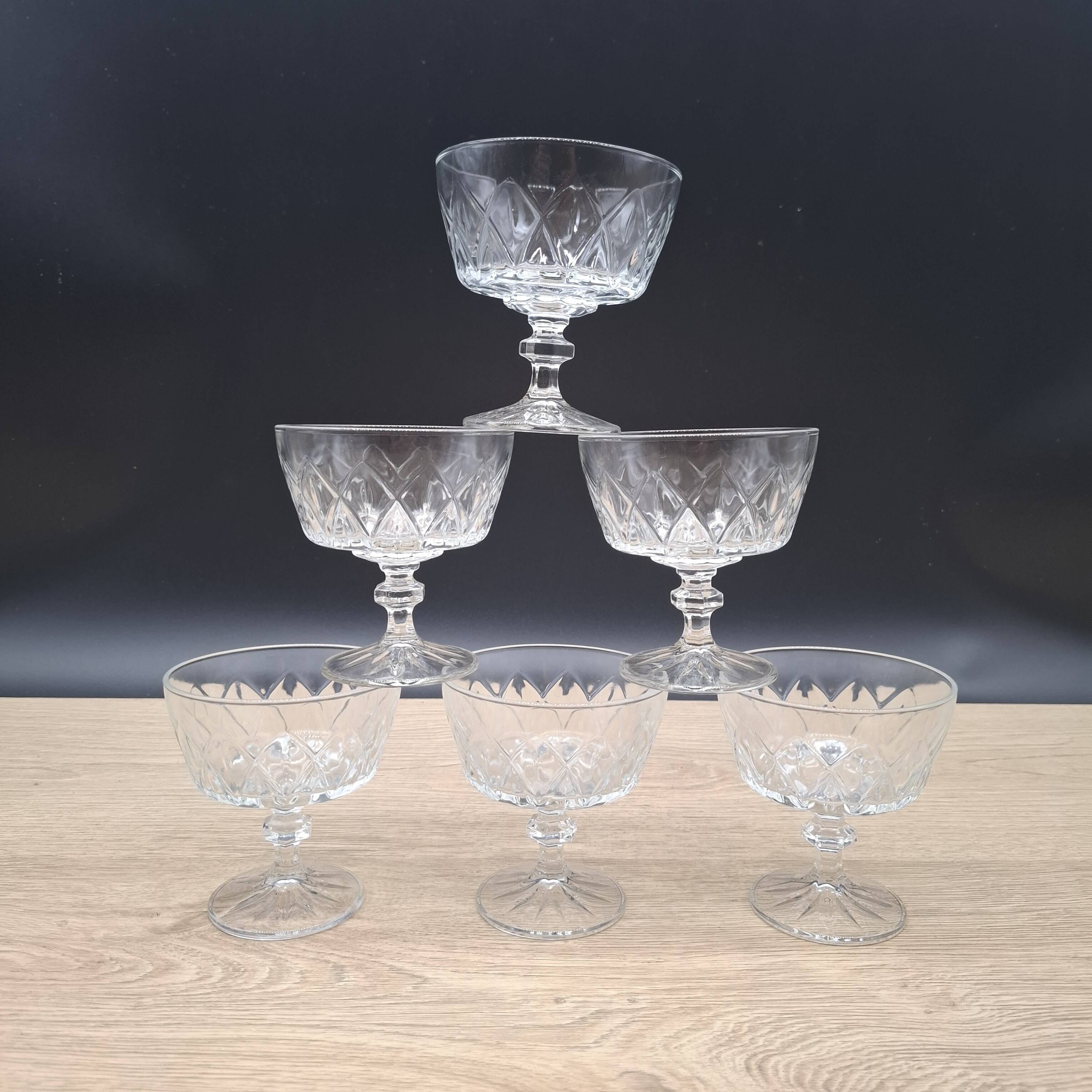 Set of 6 chiseled sparkling wine glasses