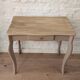 Joli bureau vintage rénové rose poudré