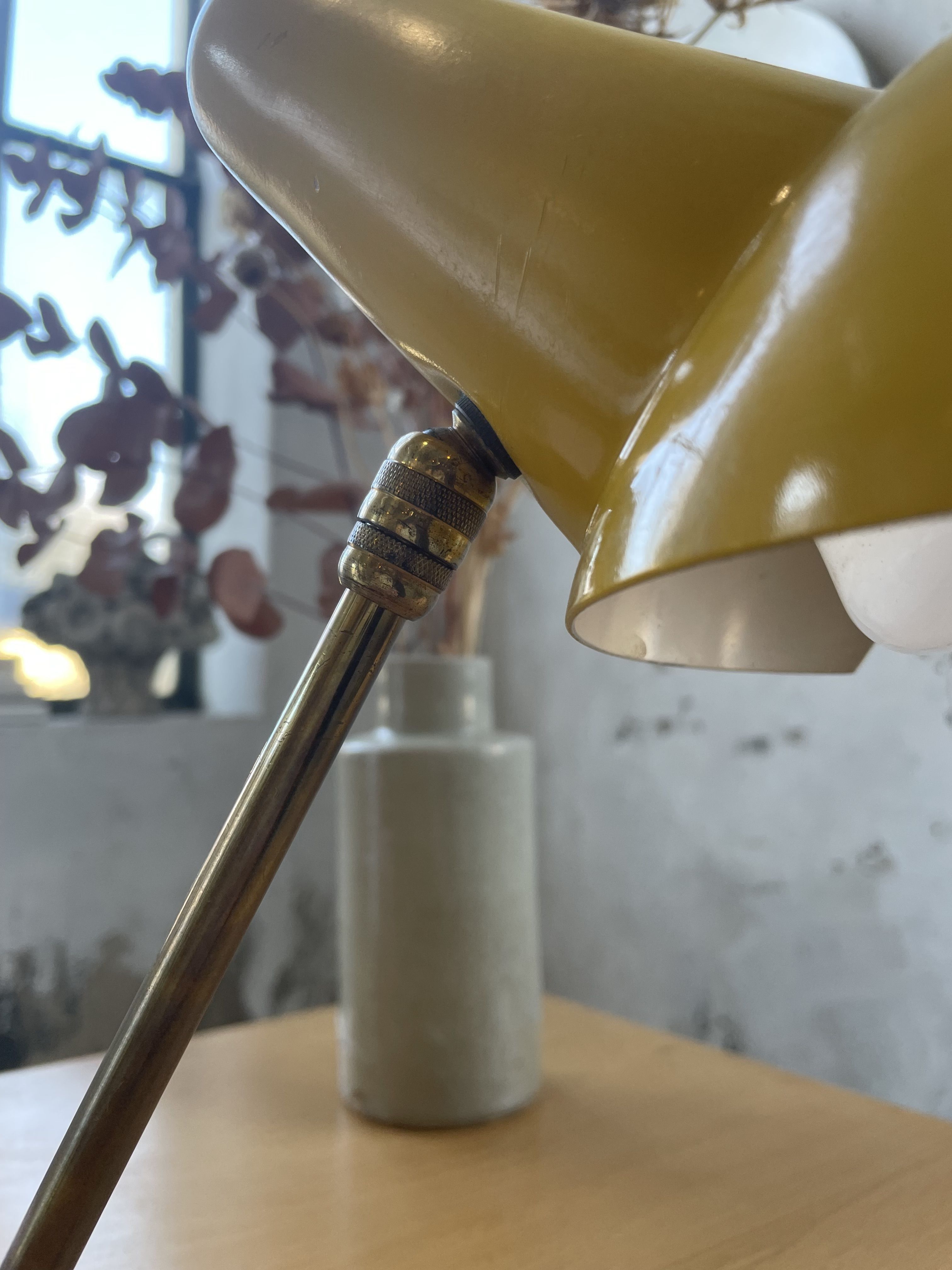 Lampe de bureau cocotte jaune