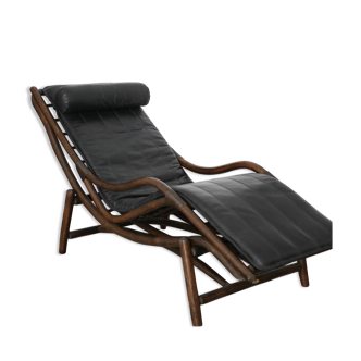 Rattan chaise longue