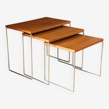 3 tables gigognes modernistes