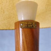Lampe de table en érable des années 60, base trépied style ULUV.