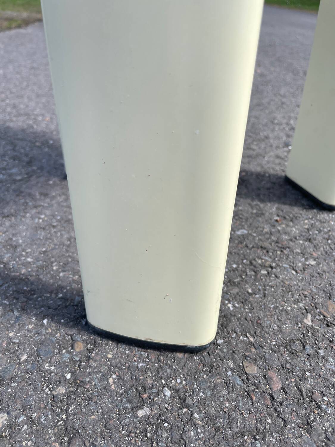 Tabouret blanc et beige Tatay 1960